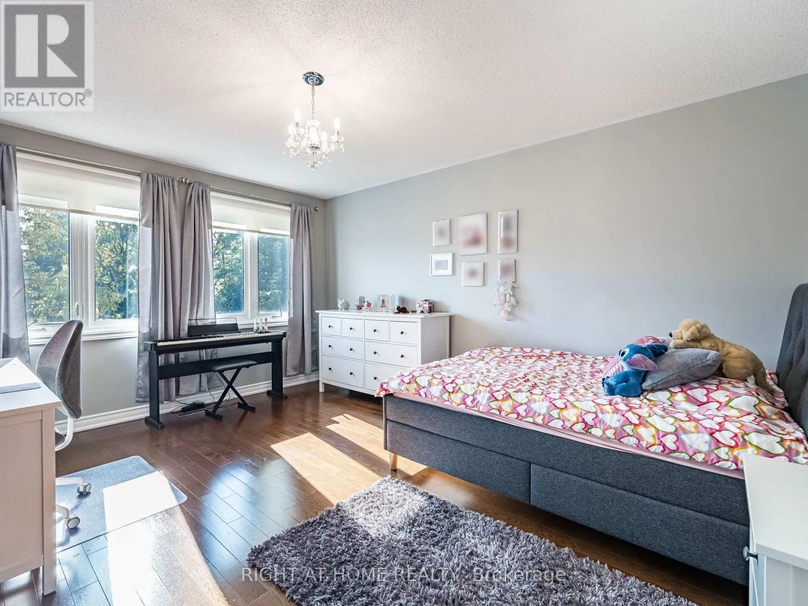 1477 BALLANTRAE DRIVE