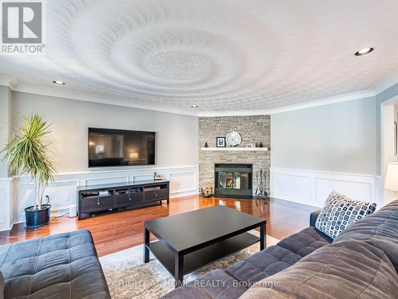 1477 BALLANTRAE DRIVE