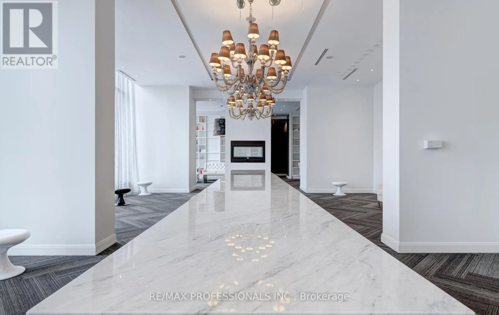 206 - 88 PARK LAWN ROAD