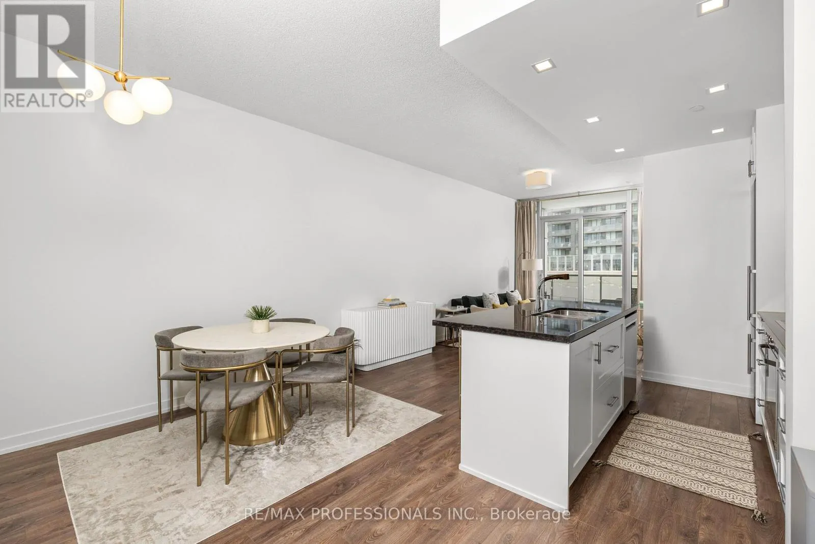 206 - 88 PARK LAWN ROAD