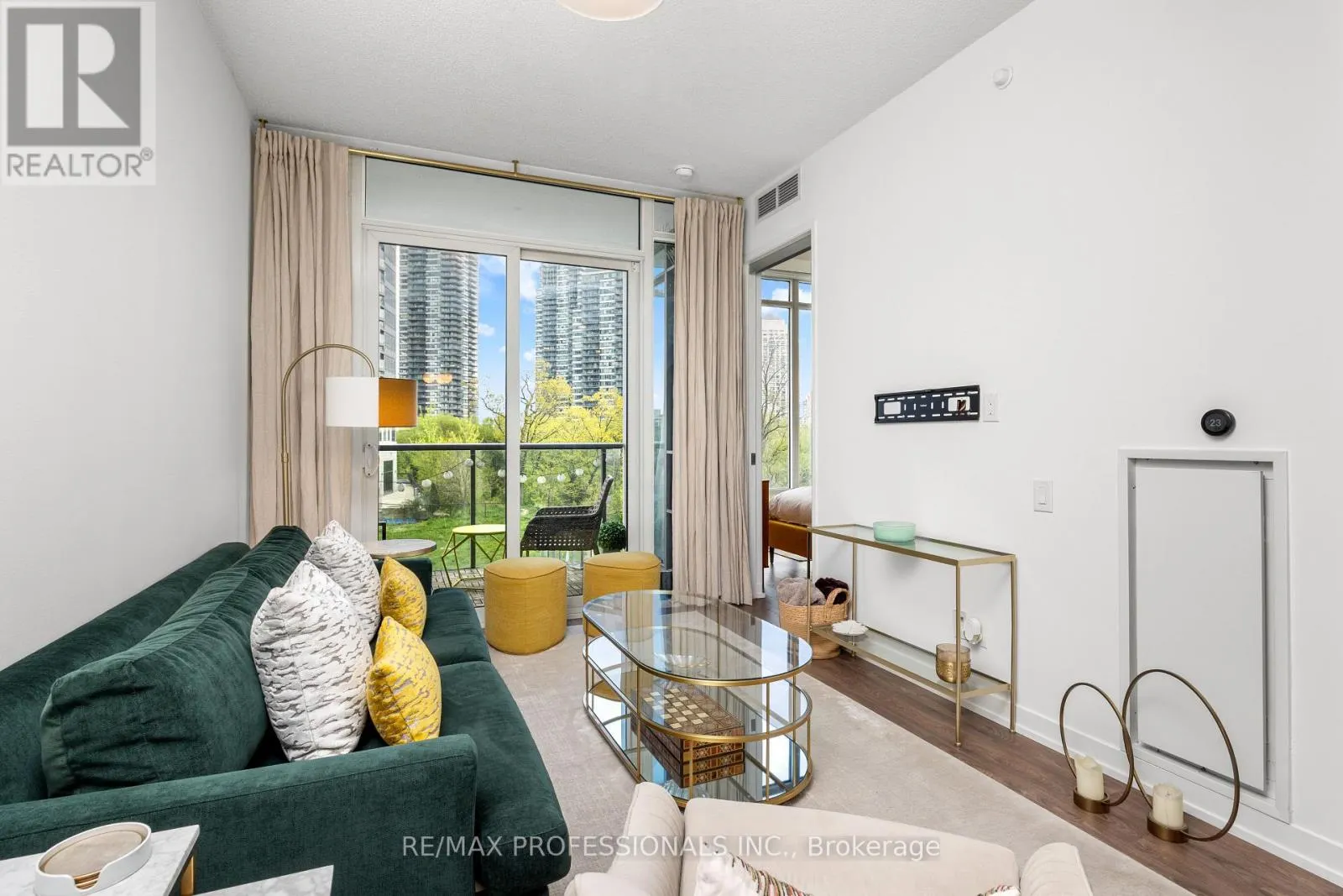 206 - 88 PARK LAWN ROAD