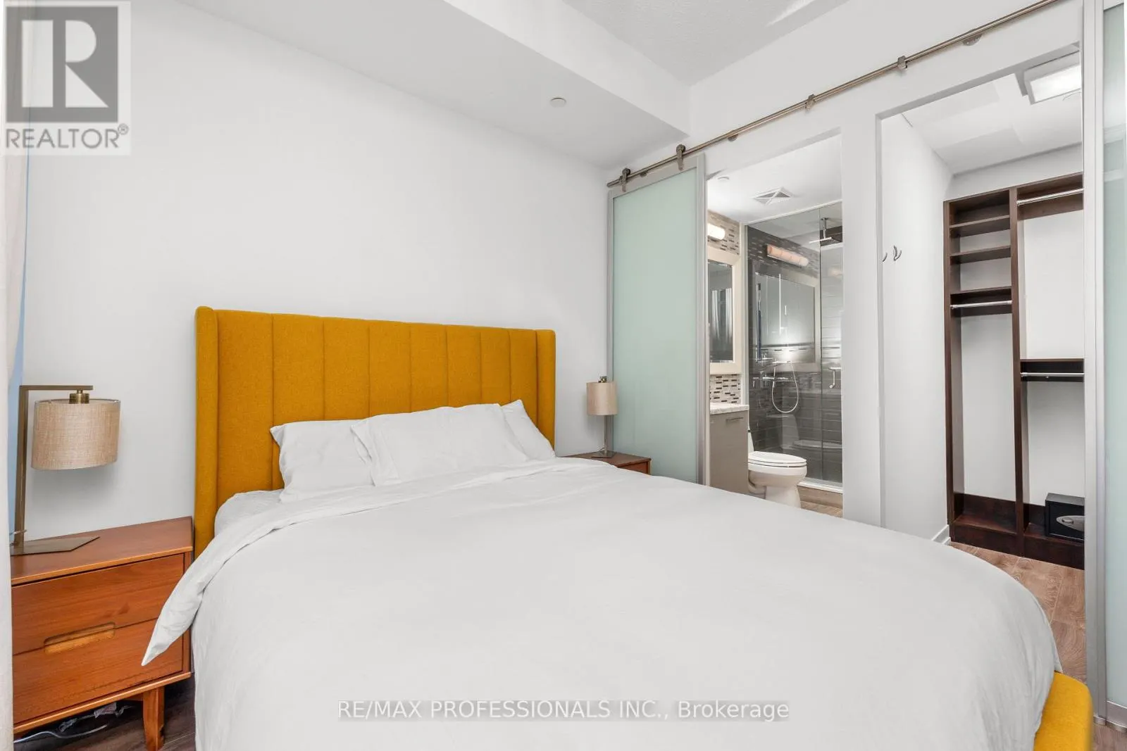206 - 88 PARK LAWN ROAD