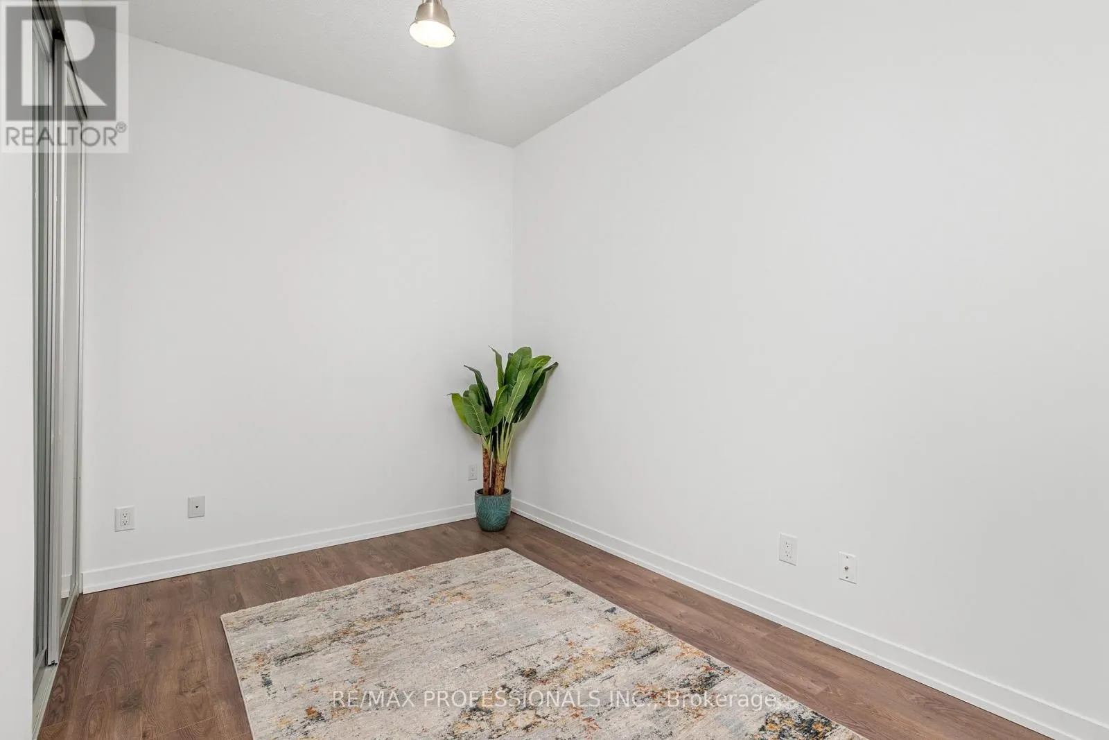 206 - 88 PARK LAWN ROAD