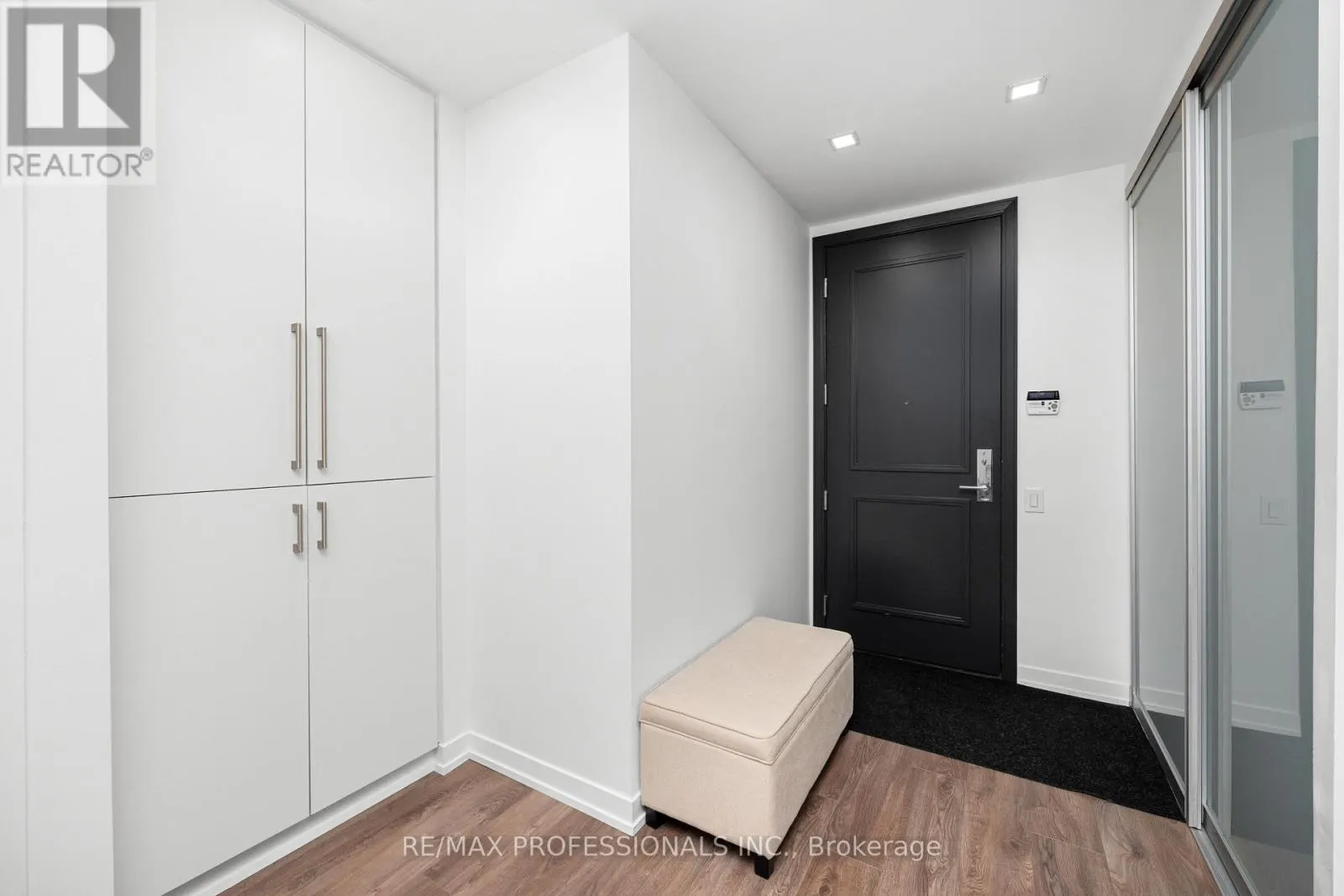 206 - 88 PARK LAWN ROAD