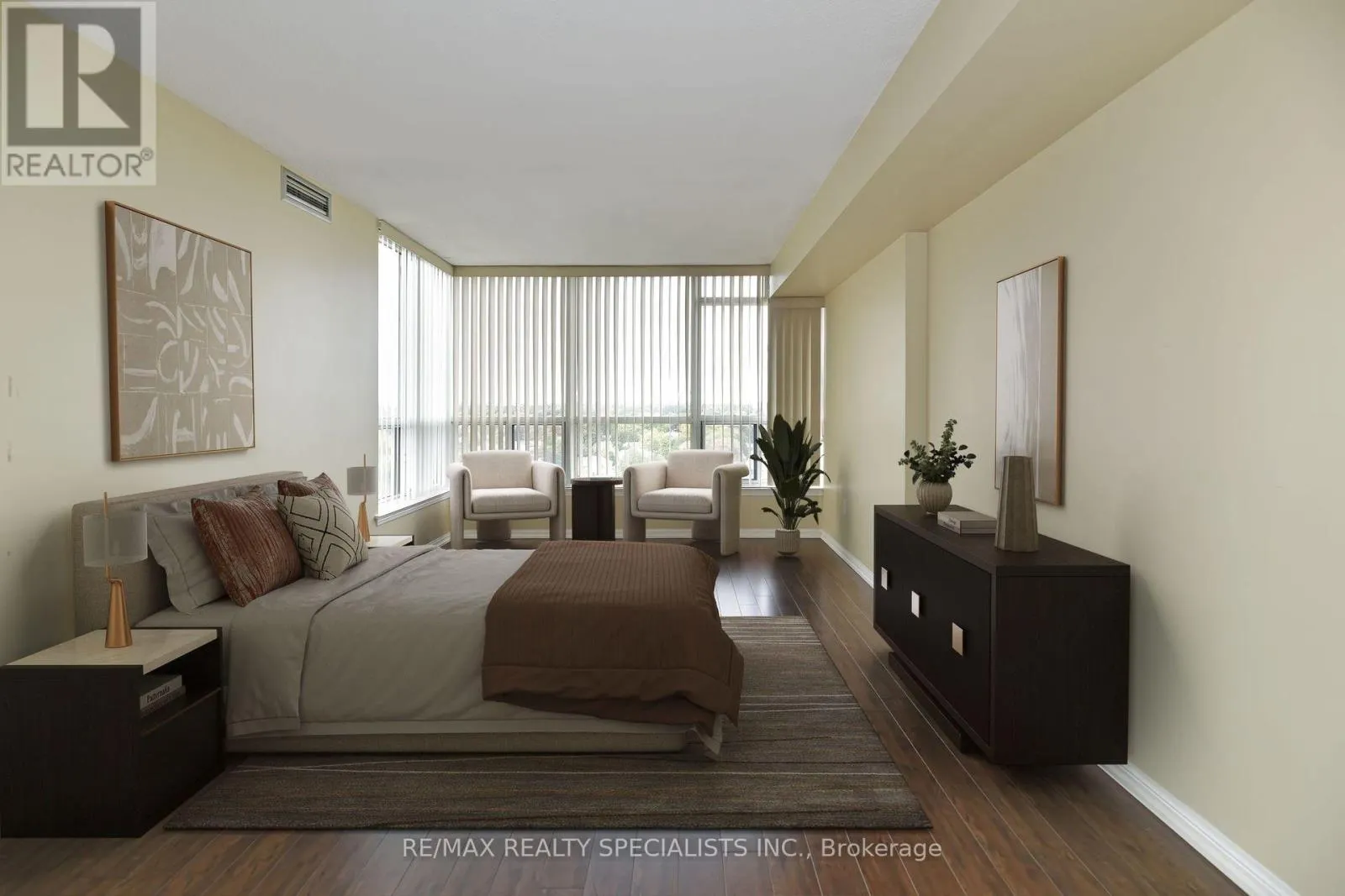 1112 - 10 LAURELCREST STREET