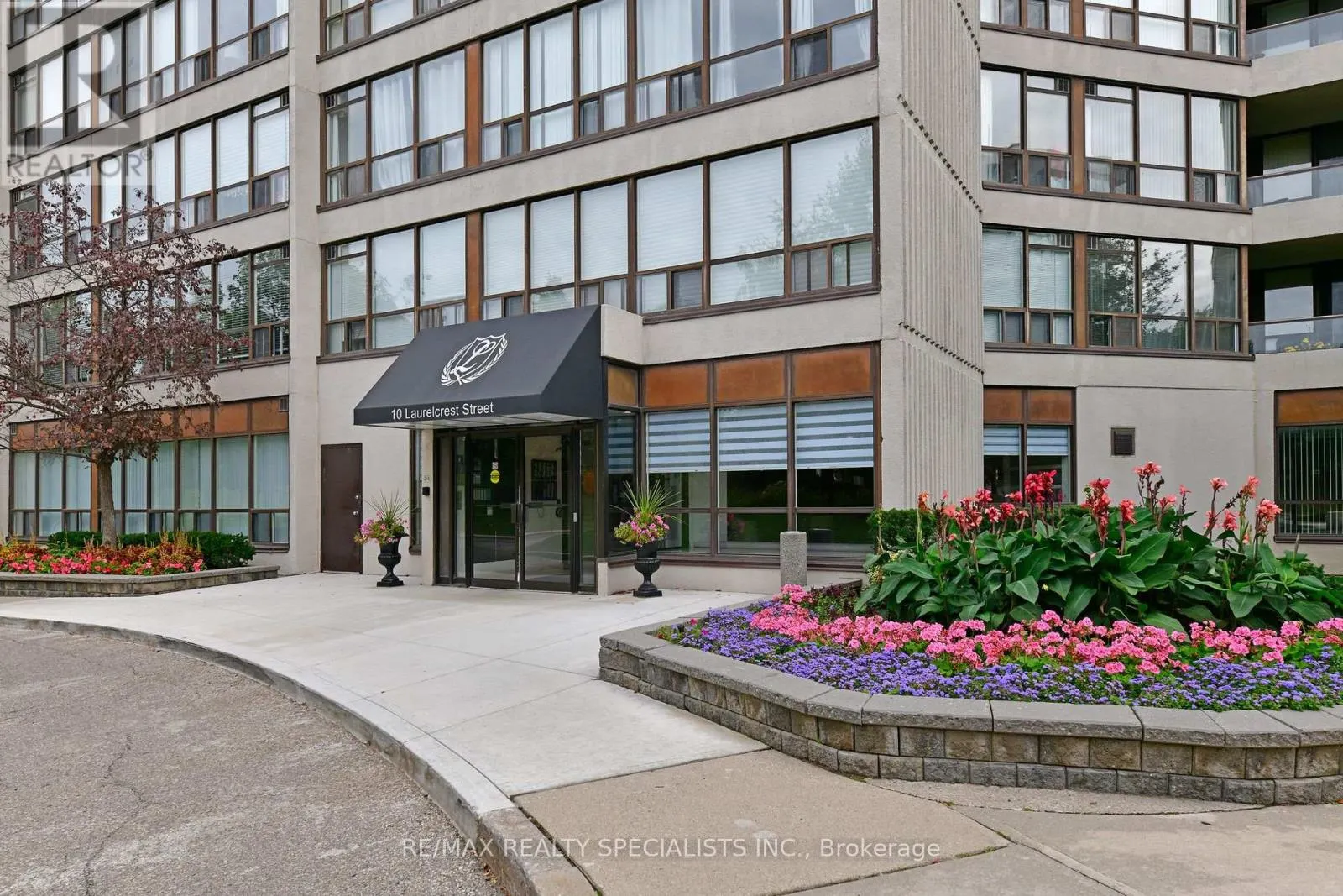 1112 - 10 LAURELCREST STREET