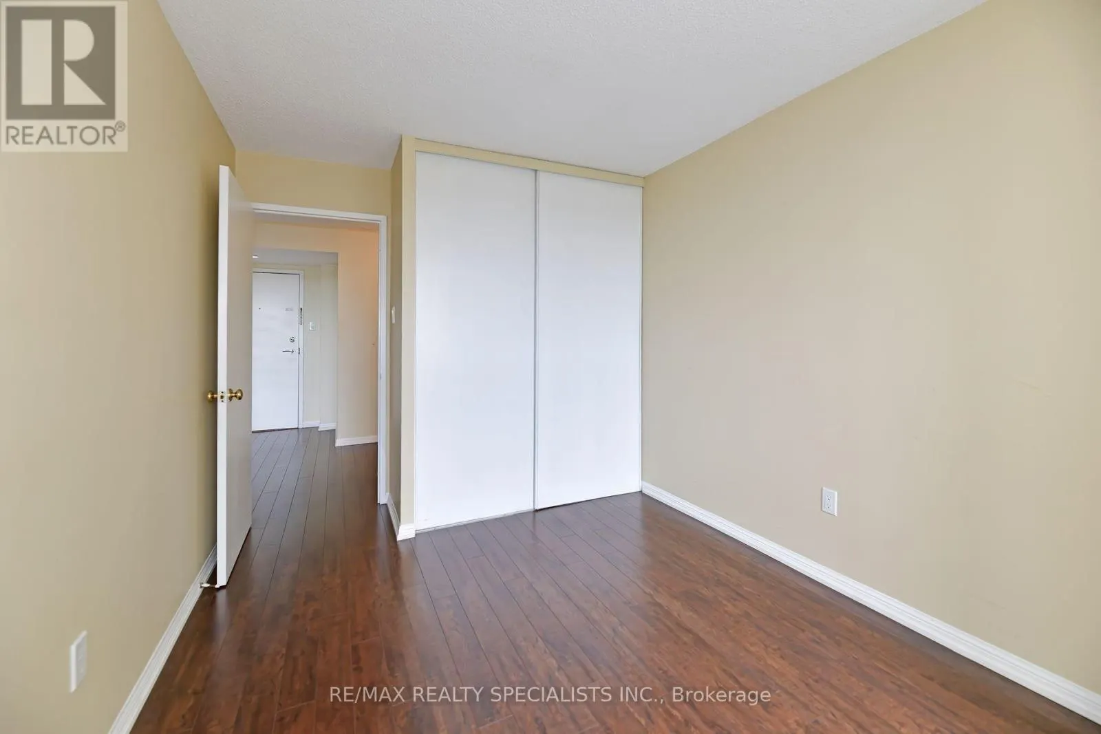 1112 - 10 LAURELCREST STREET
