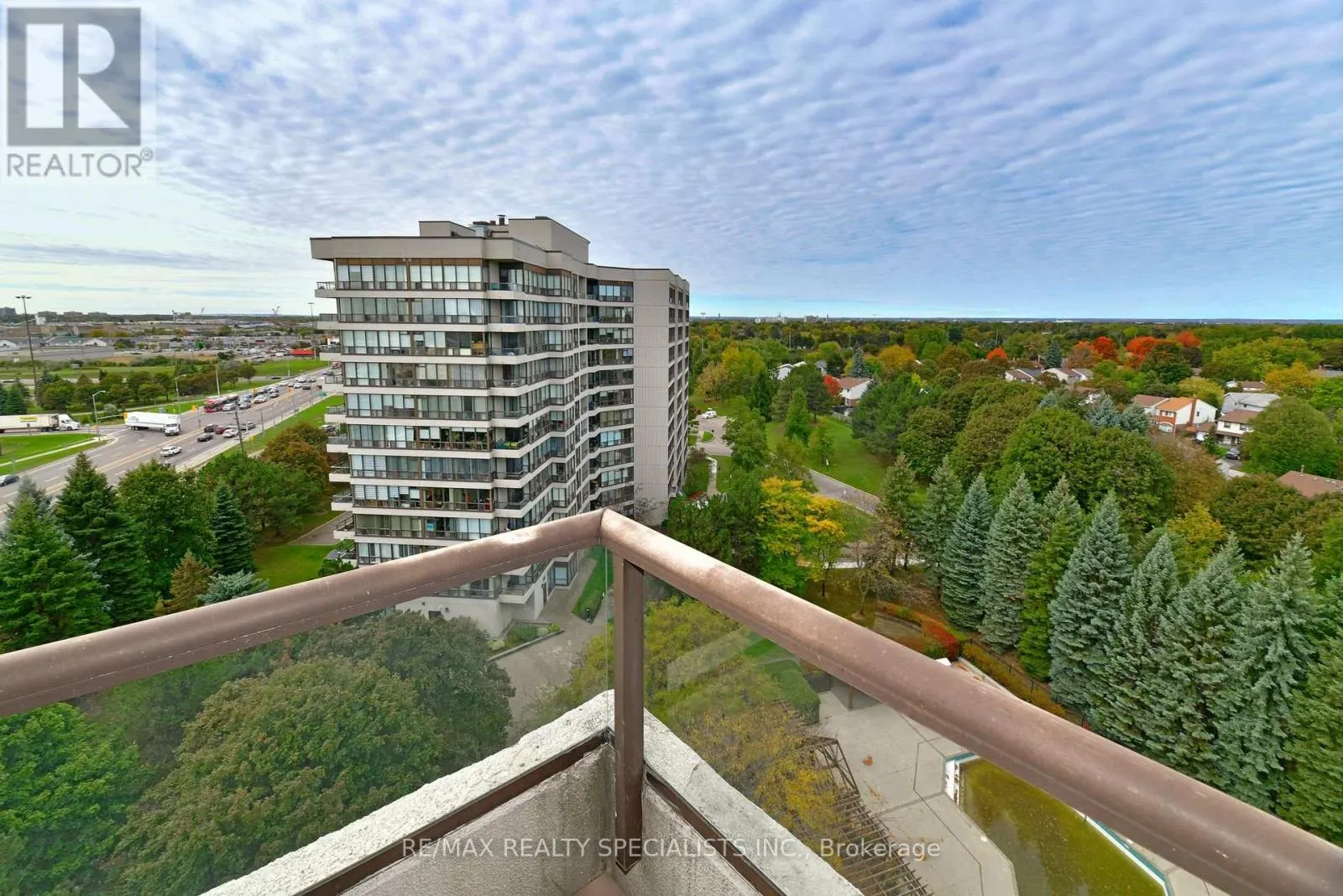 1112 - 10 LAURELCREST STREET