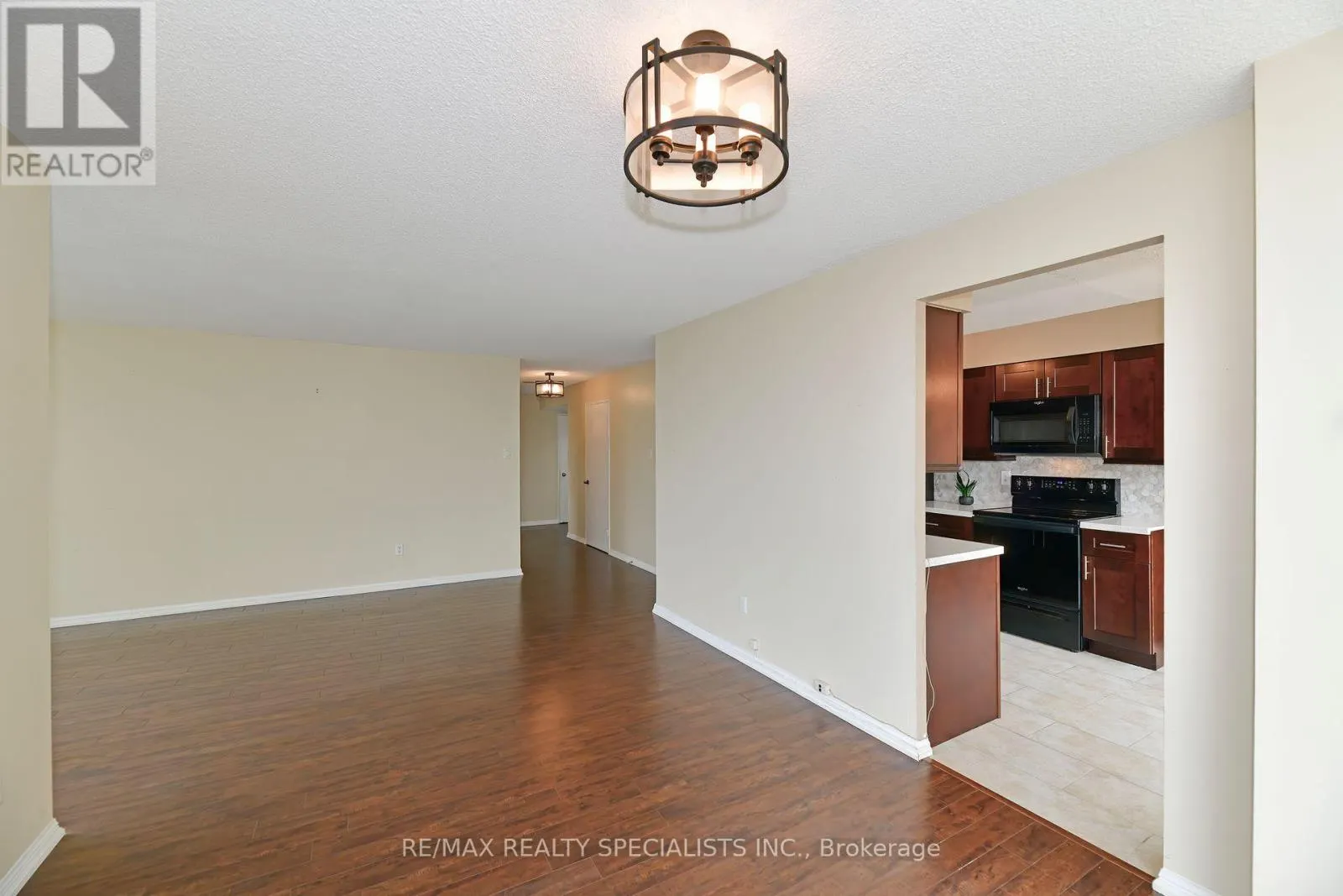 1112 - 10 LAURELCREST STREET
