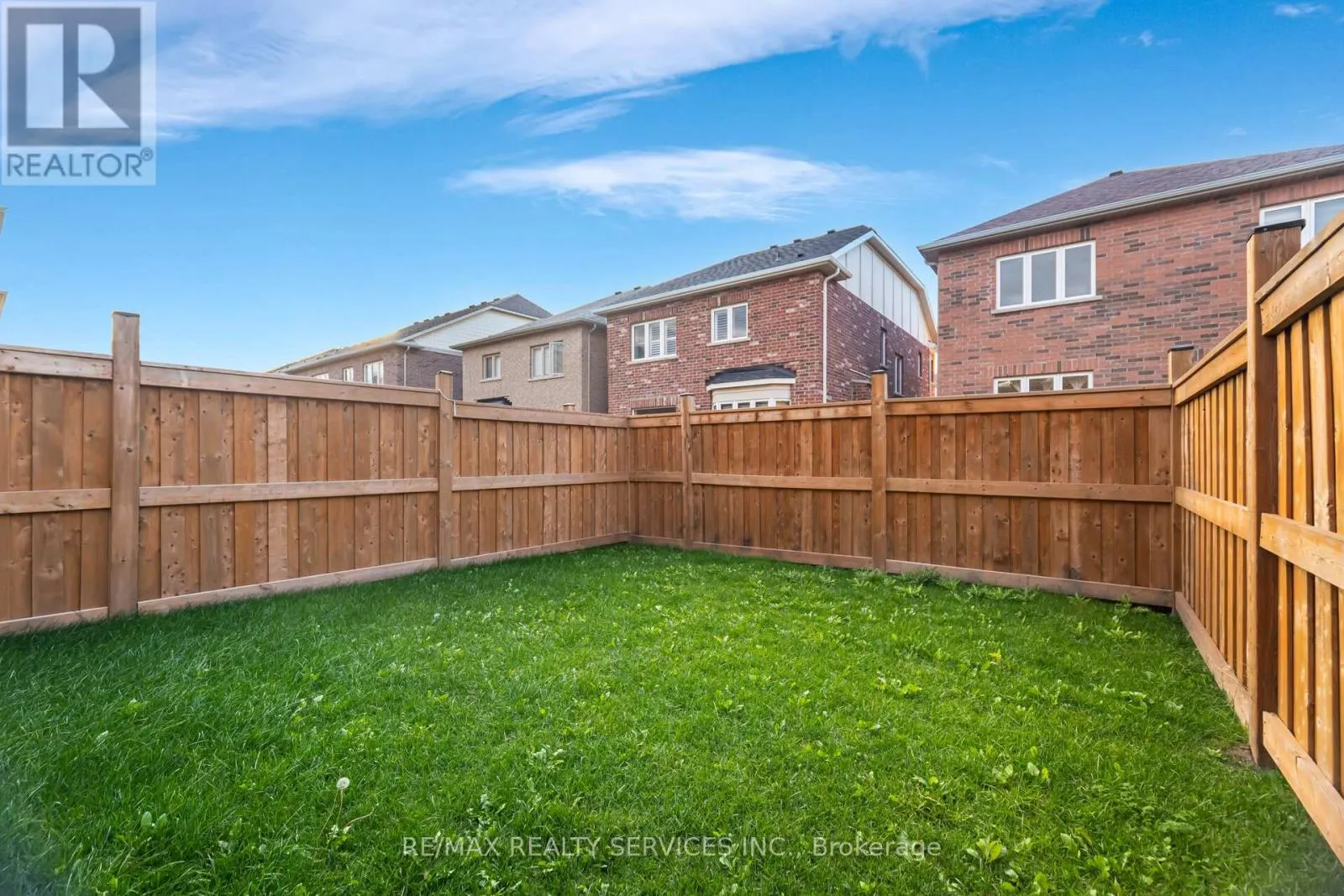 29 BENHURST CRESCENT