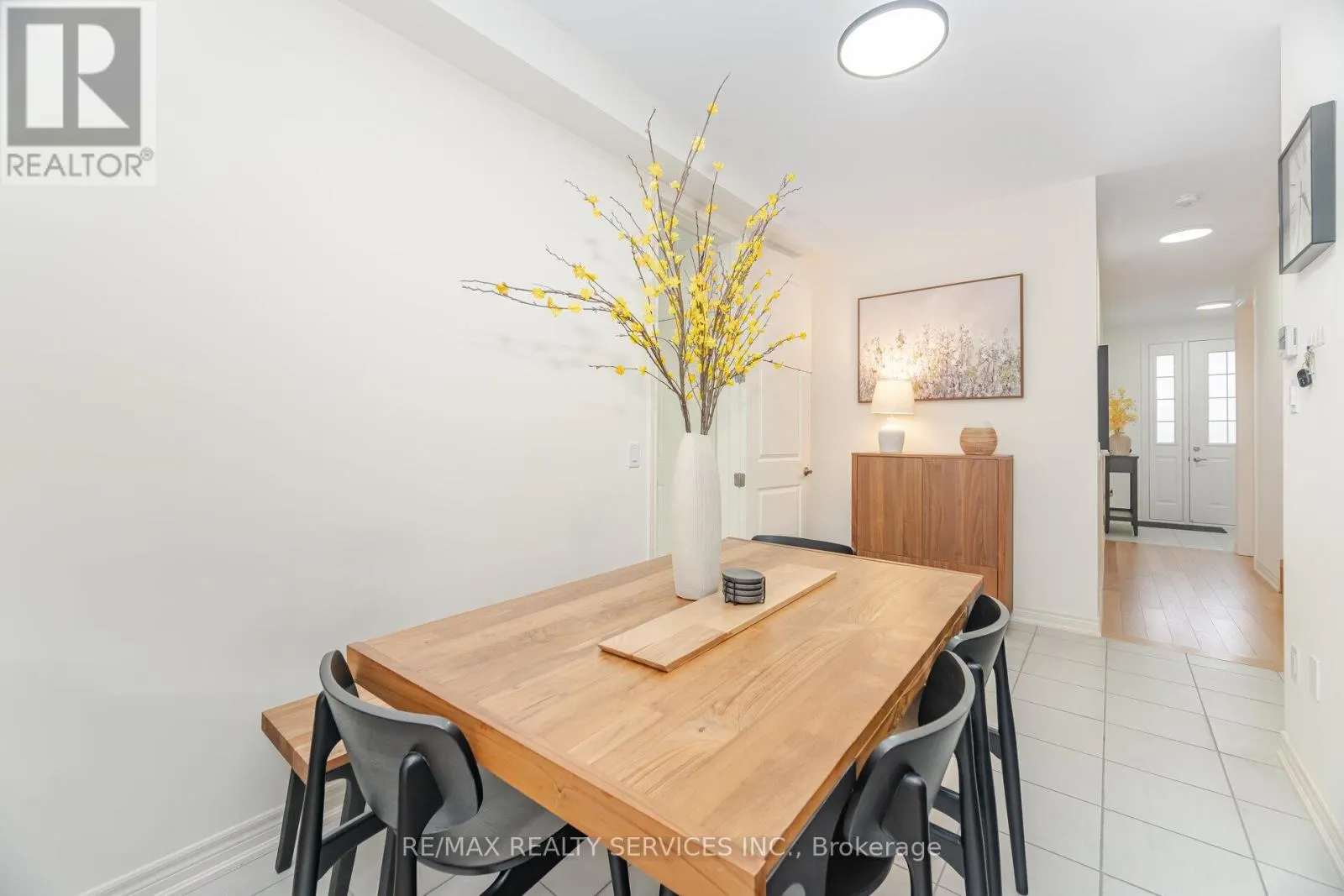 29 BENHURST CRESCENT