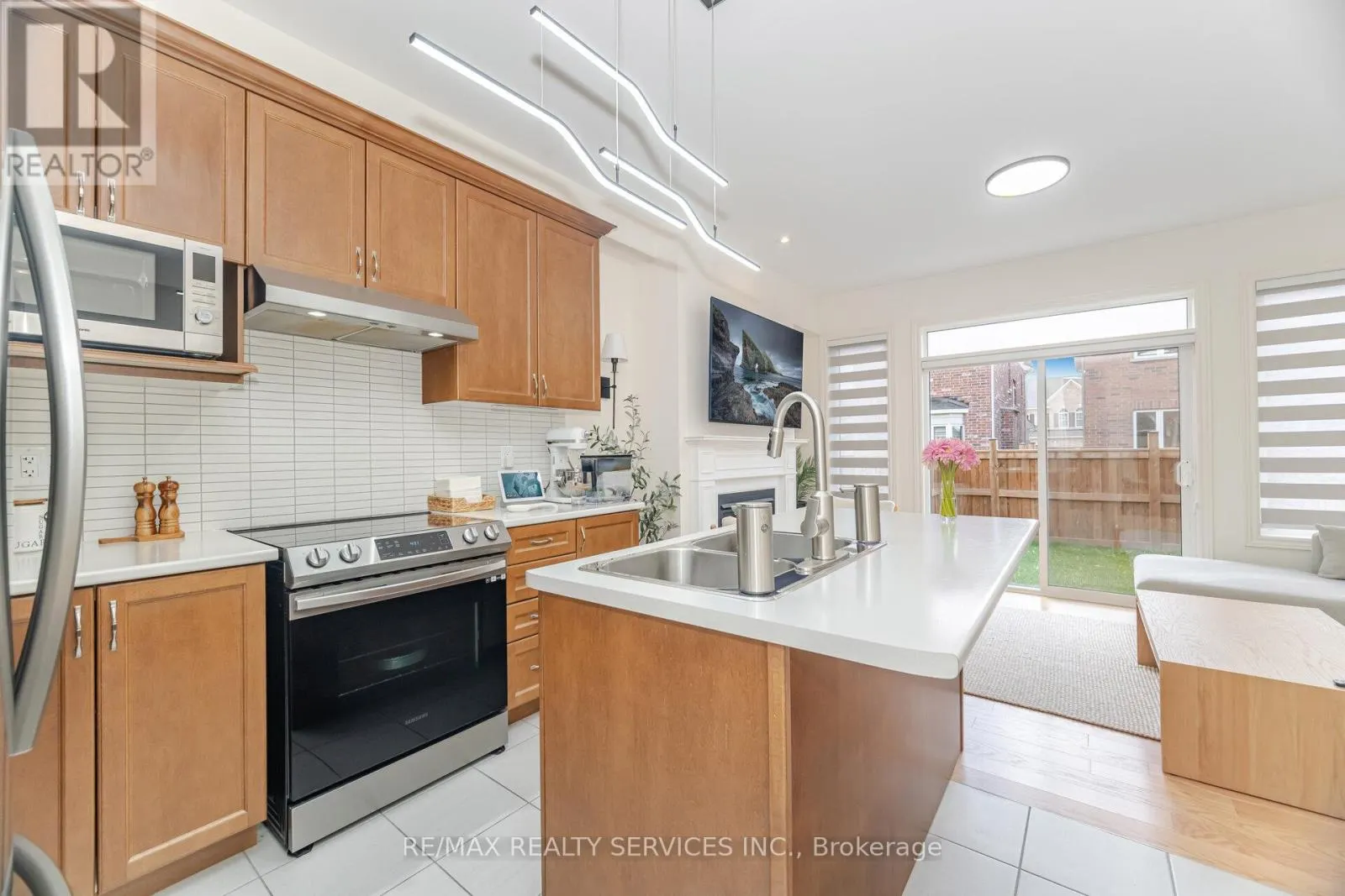29 BENHURST CRESCENT