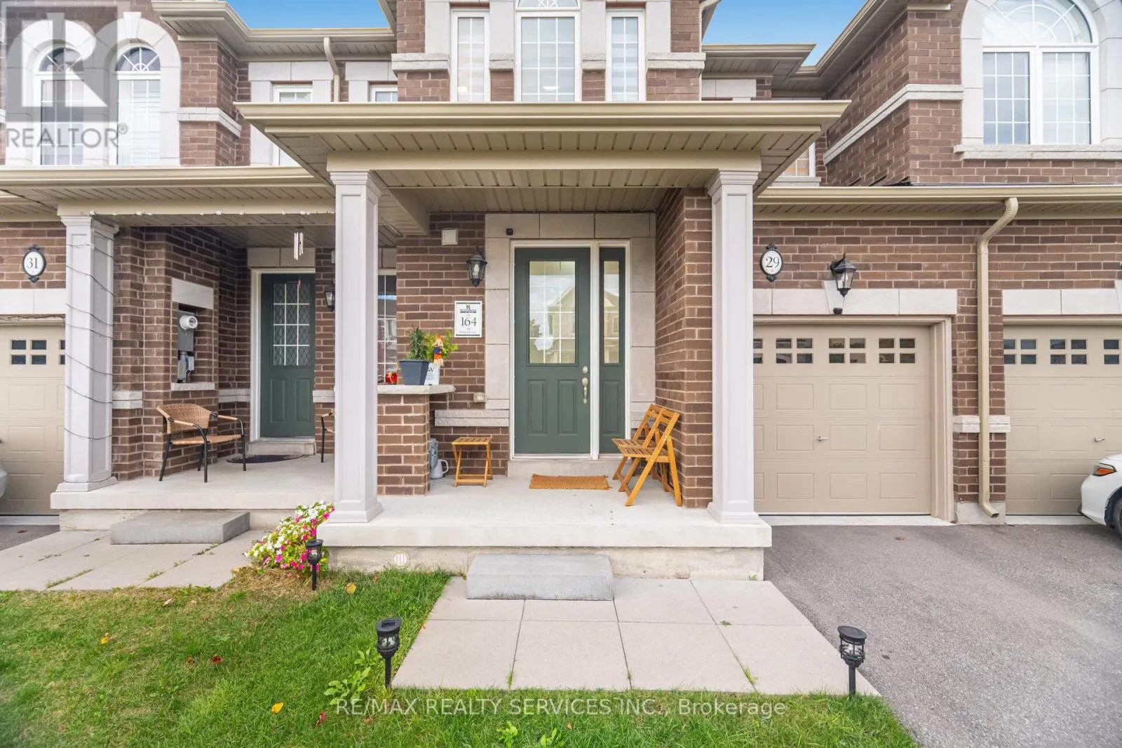 29 BENHURST CRESCENT