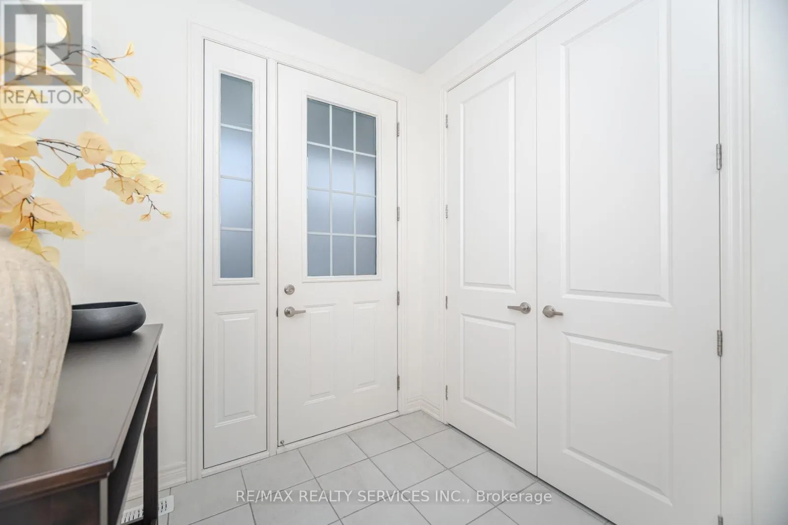 29 BENHURST CRESCENT