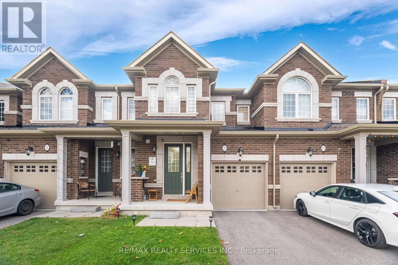 29 BENHURST CRESCENT