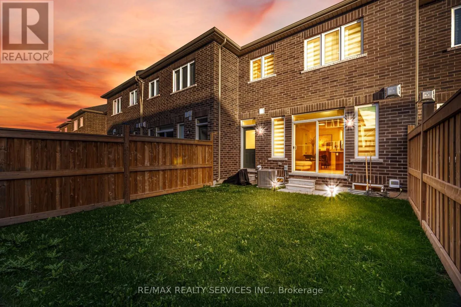 29 BENHURST CRESCENT