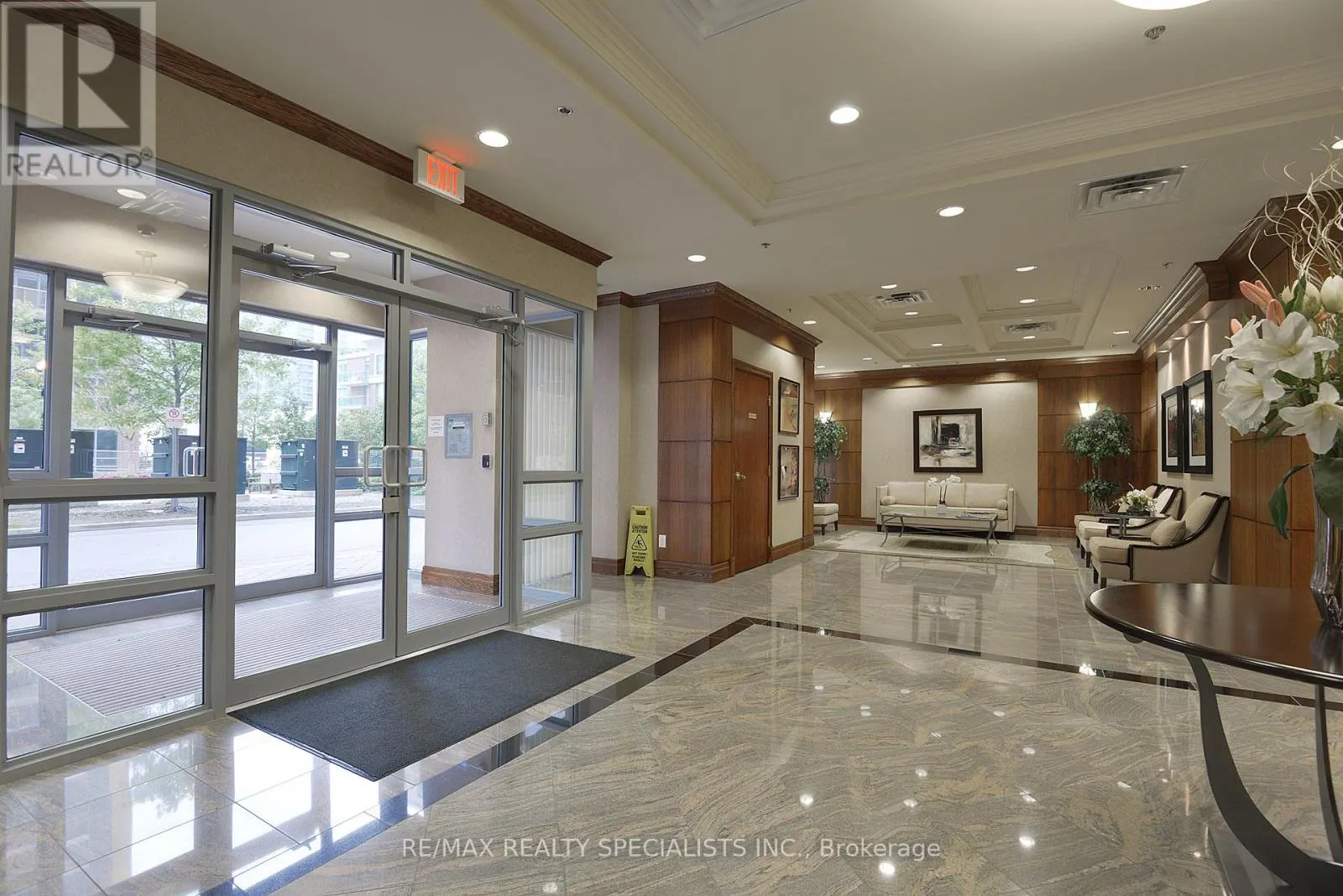 1005 - 5 MICHAEL POWER PLACE
