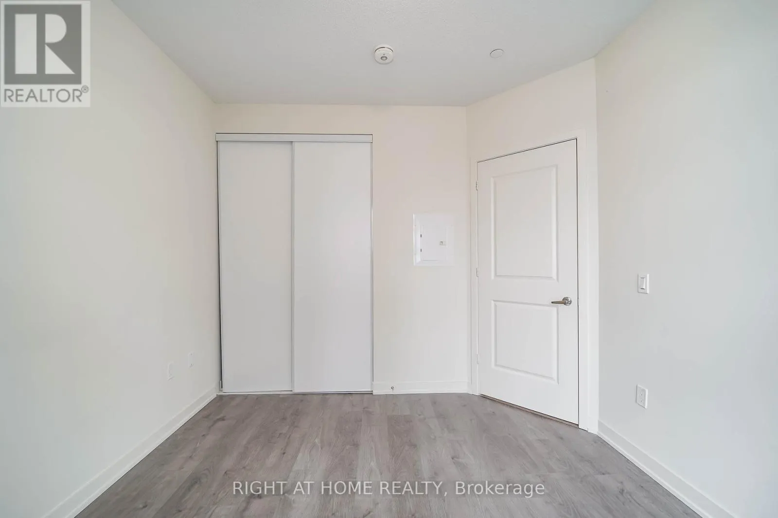 3001 - 38 ANNIE CRAIG DRIVE