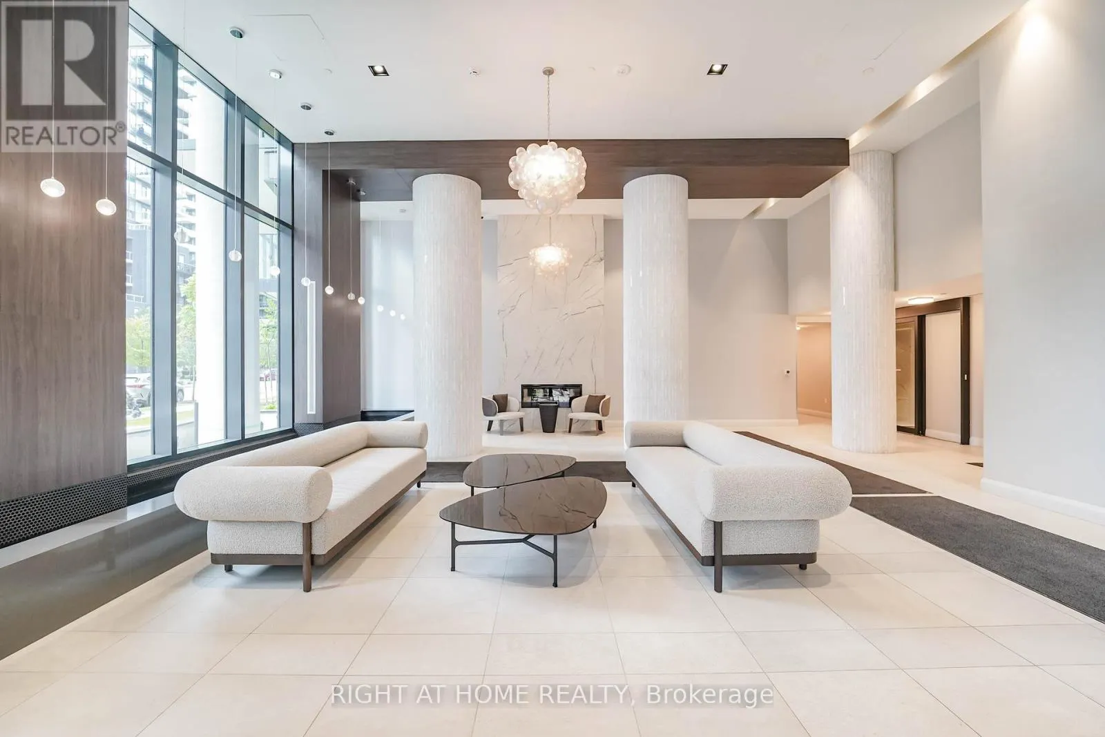 3001 - 38 ANNIE CRAIG DRIVE