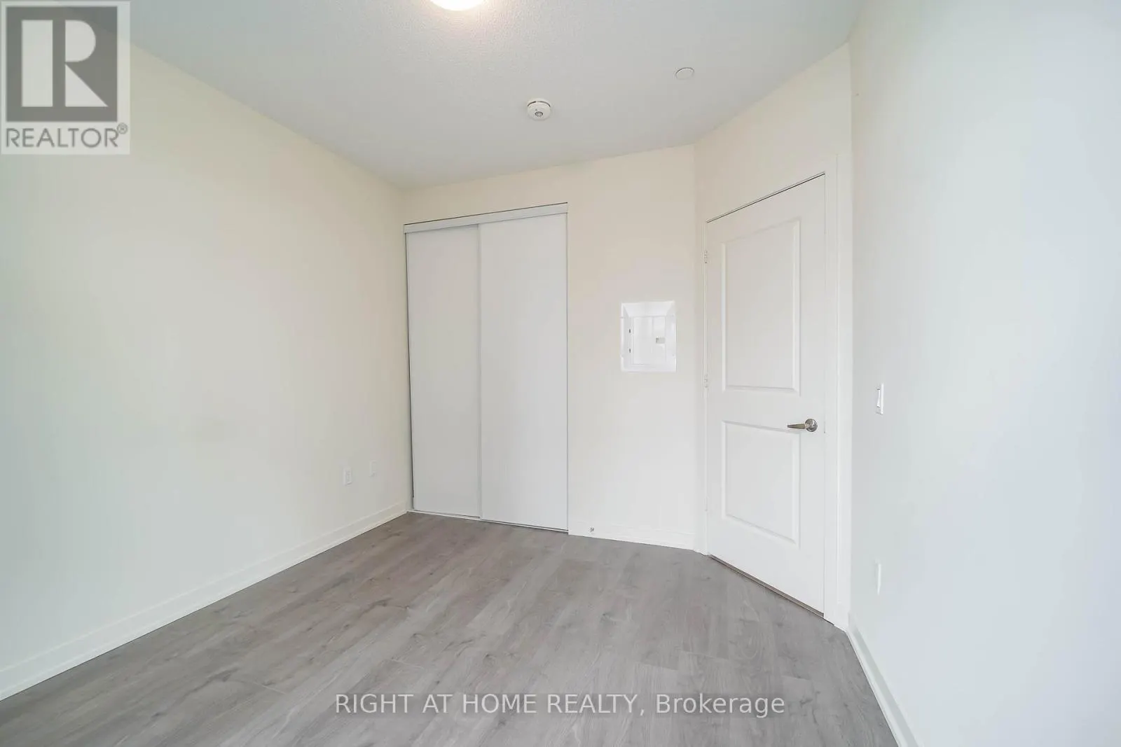 3001 - 38 ANNIE CRAIG DRIVE