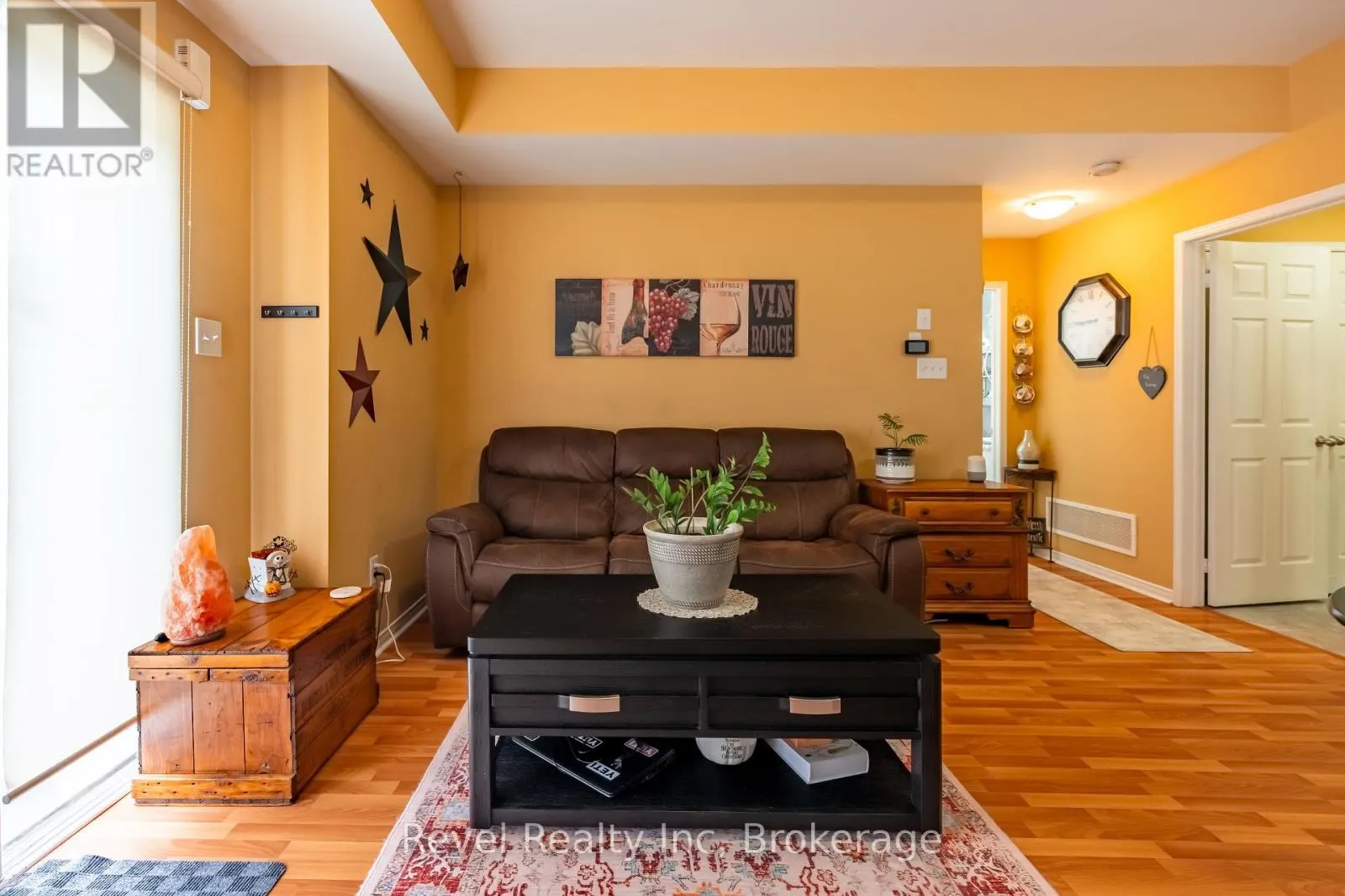 137 - 60 FAIRWOOD CIRCLE, #137