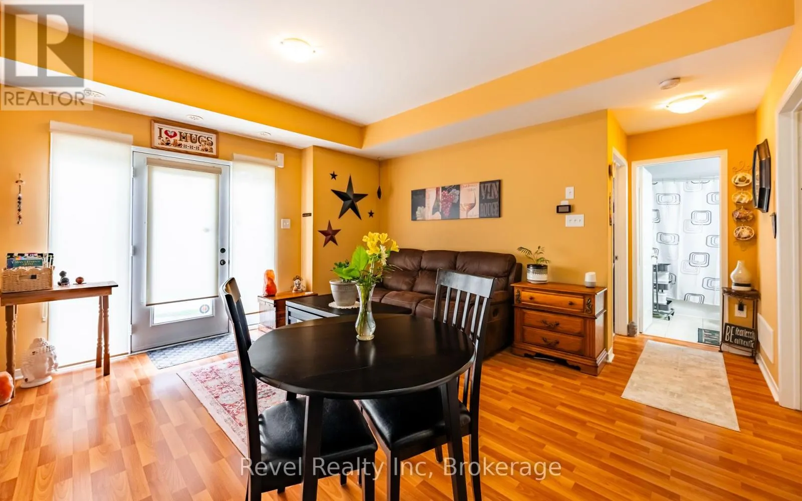 137 - 60 FAIRWOOD CIRCLE, #137