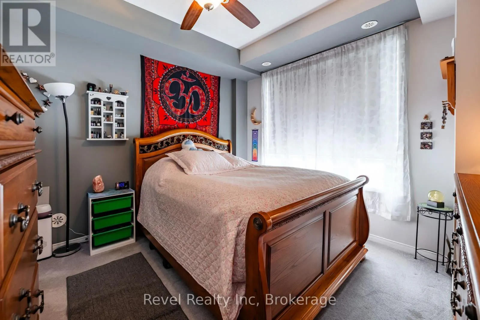 137 - 60 FAIRWOOD CIRCLE, #137