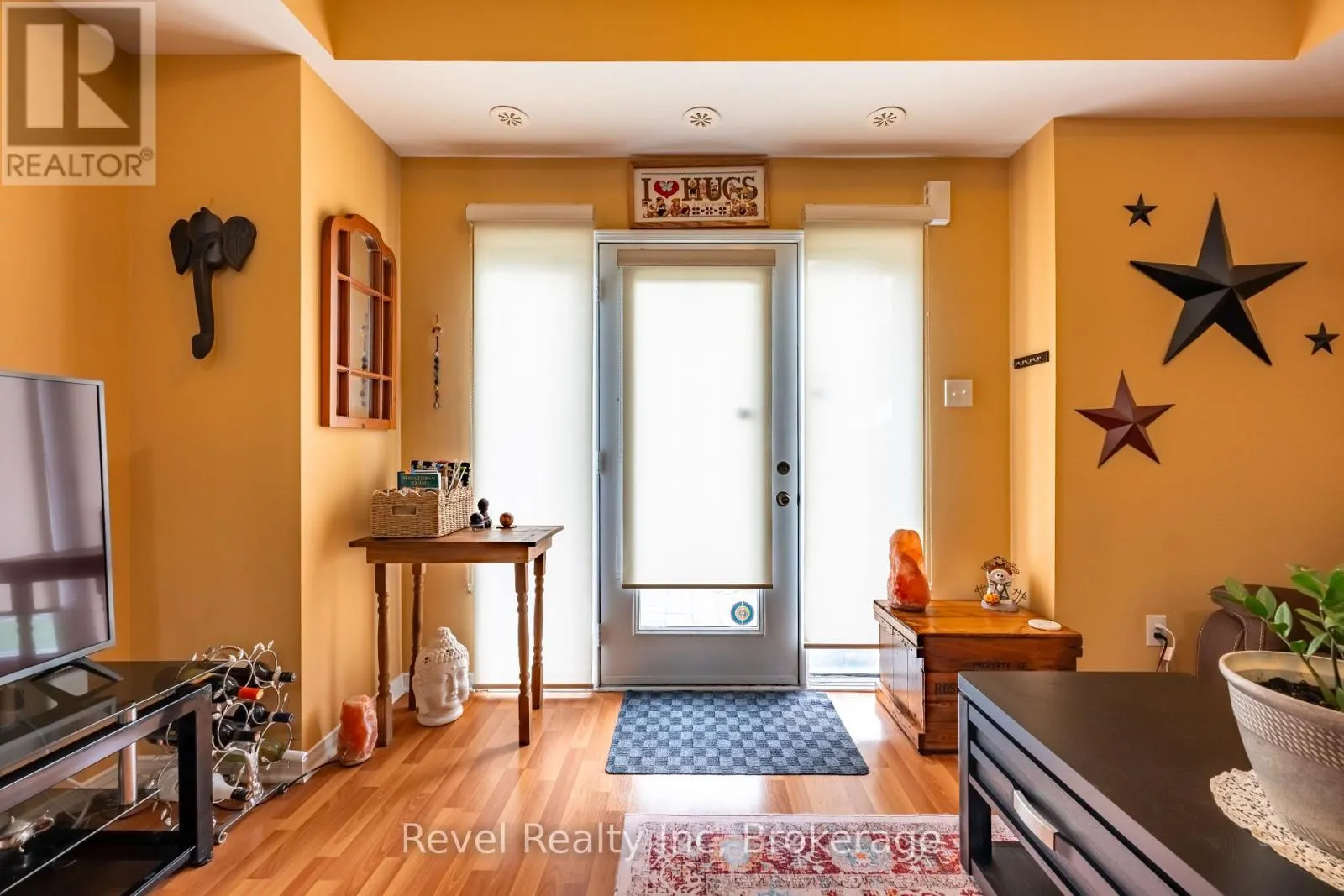 137 - 60 FAIRWOOD CIRCLE, #137