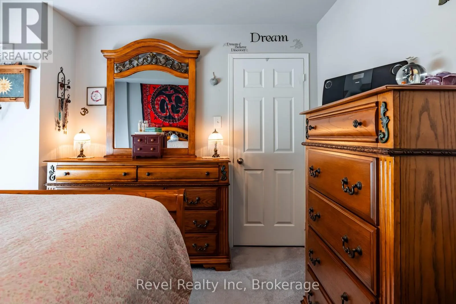 137 - 60 FAIRWOOD CIRCLE, #137