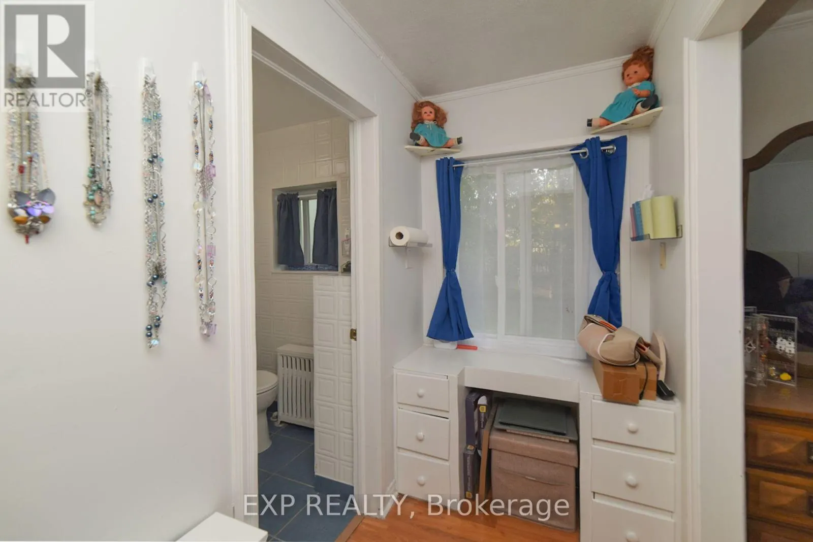 445 MARTIN GROVE ROAD