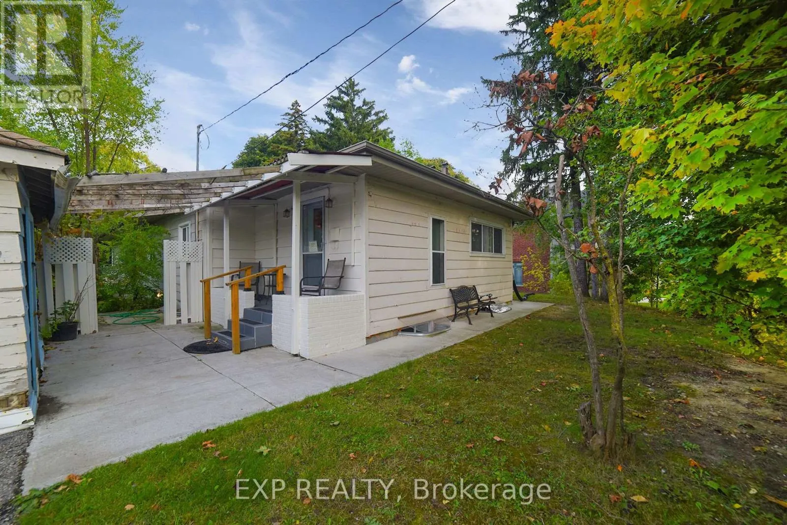 445 MARTIN GROVE ROAD
