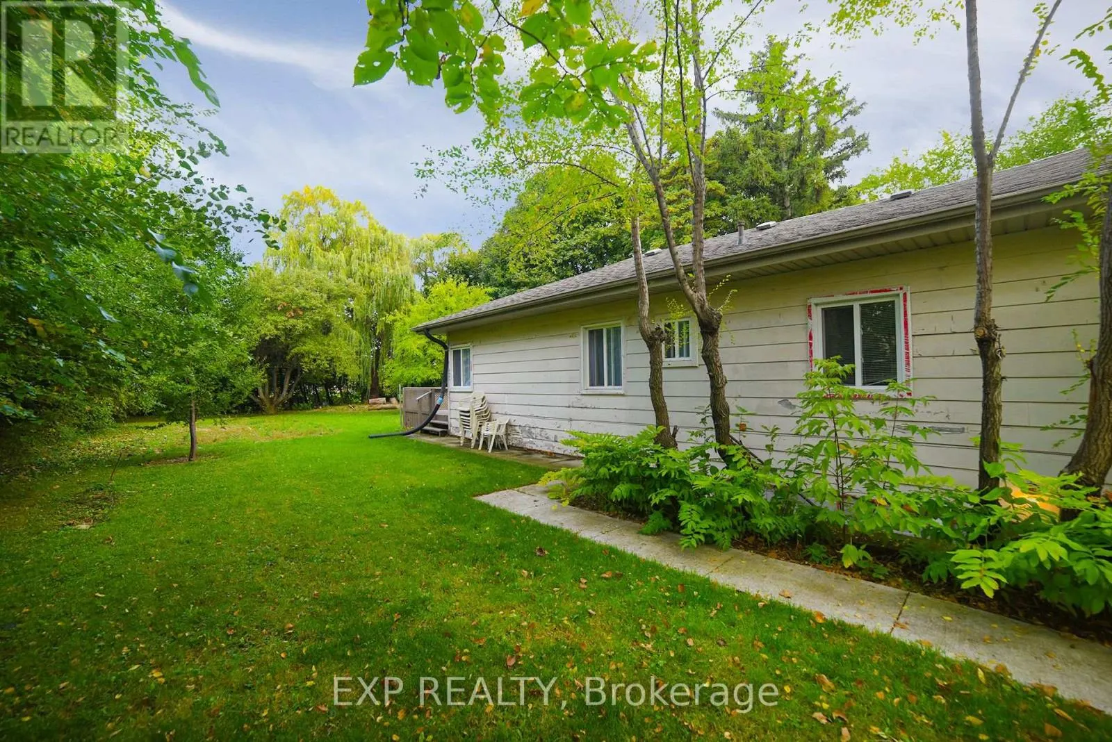 445 MARTIN GROVE ROAD