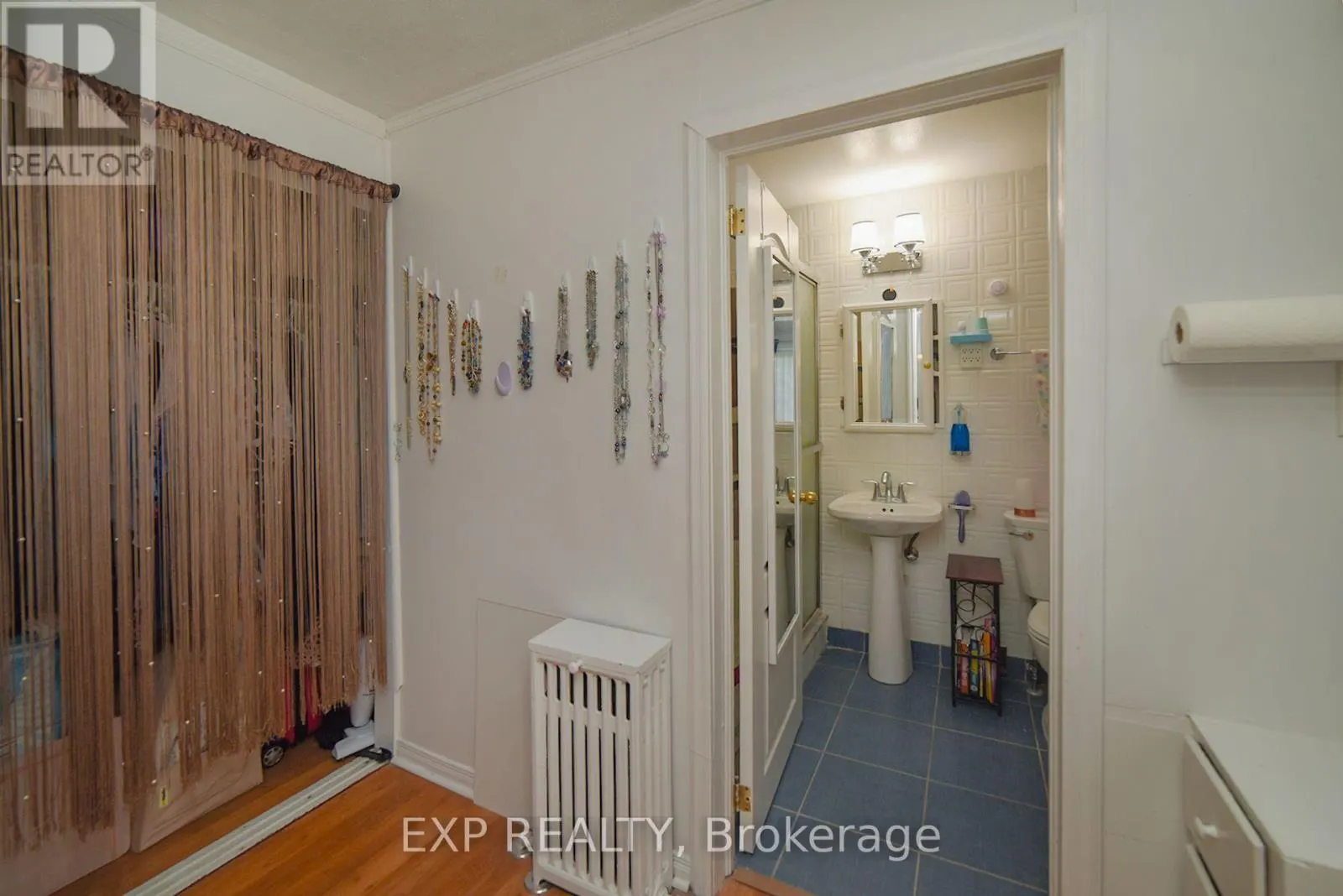 445 MARTIN GROVE ROAD