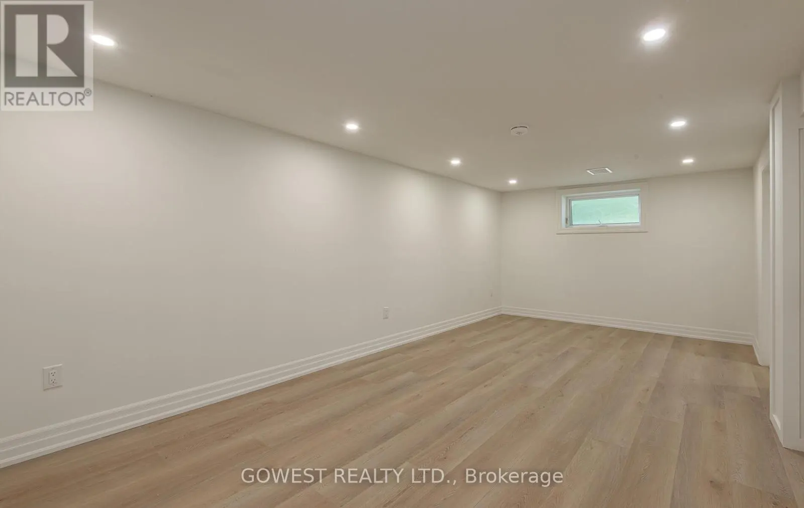 27 HOLLISTER ROAD
