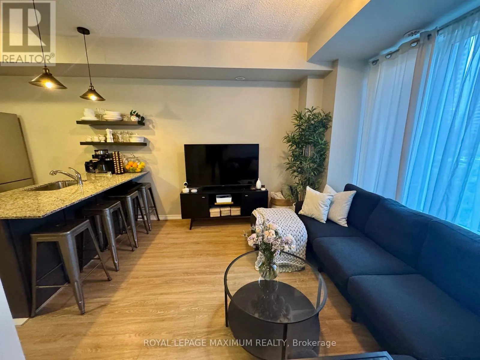 92 - 30 FIELDWAY ROAD