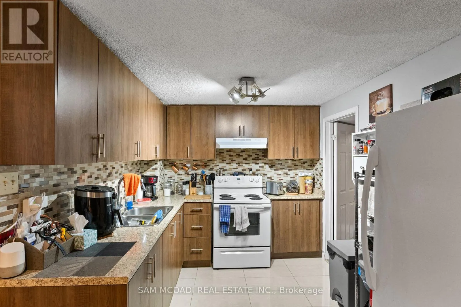 100 CASTLEHILL ROAD