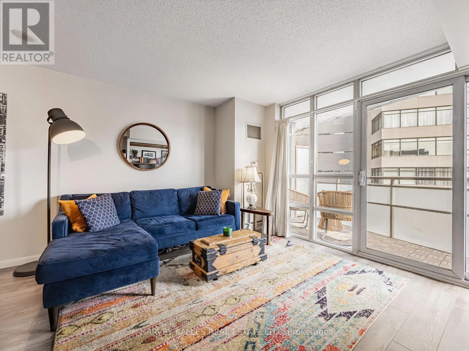 703 - 38 JOE SHUSTER WAY