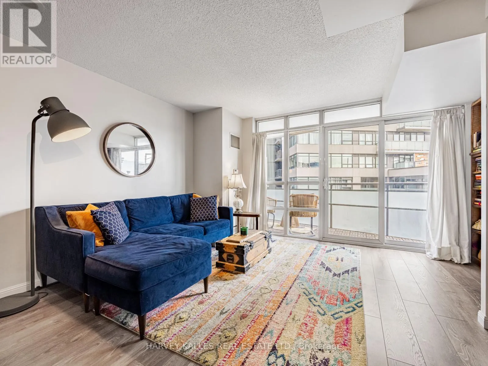 703 - 38 JOE SHUSTER WAY