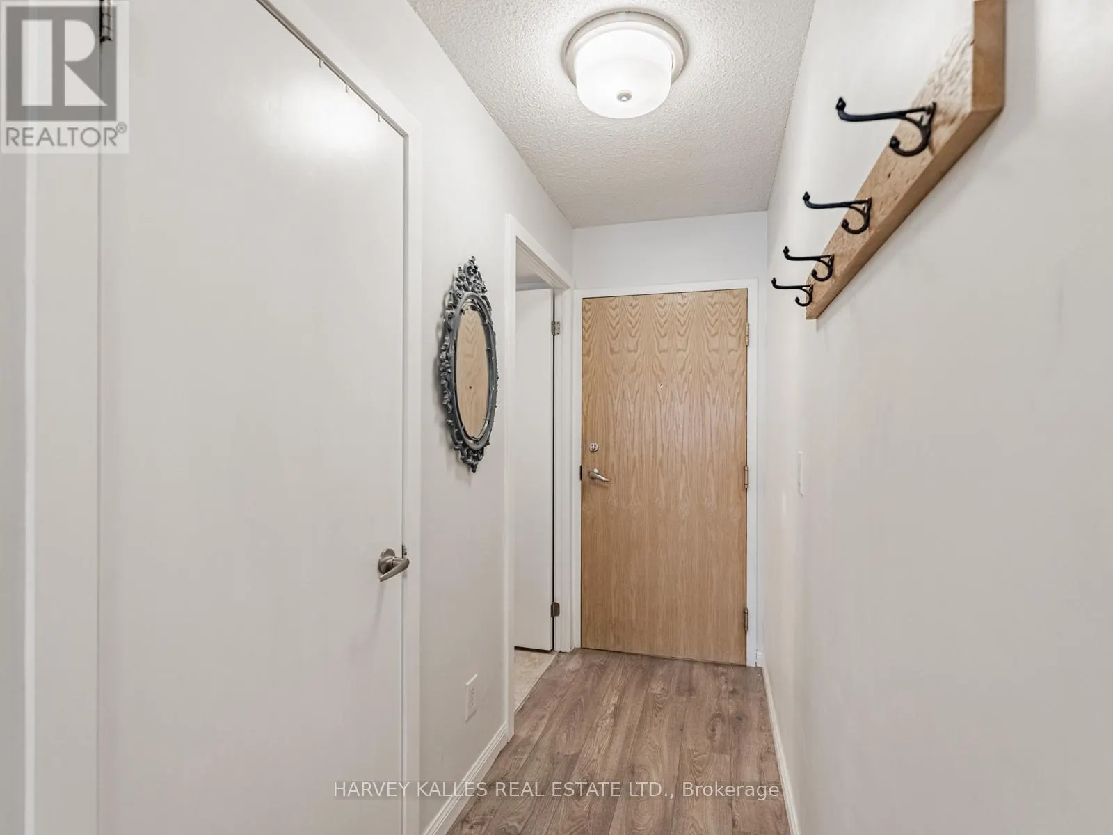703 - 38 JOE SHUSTER WAY