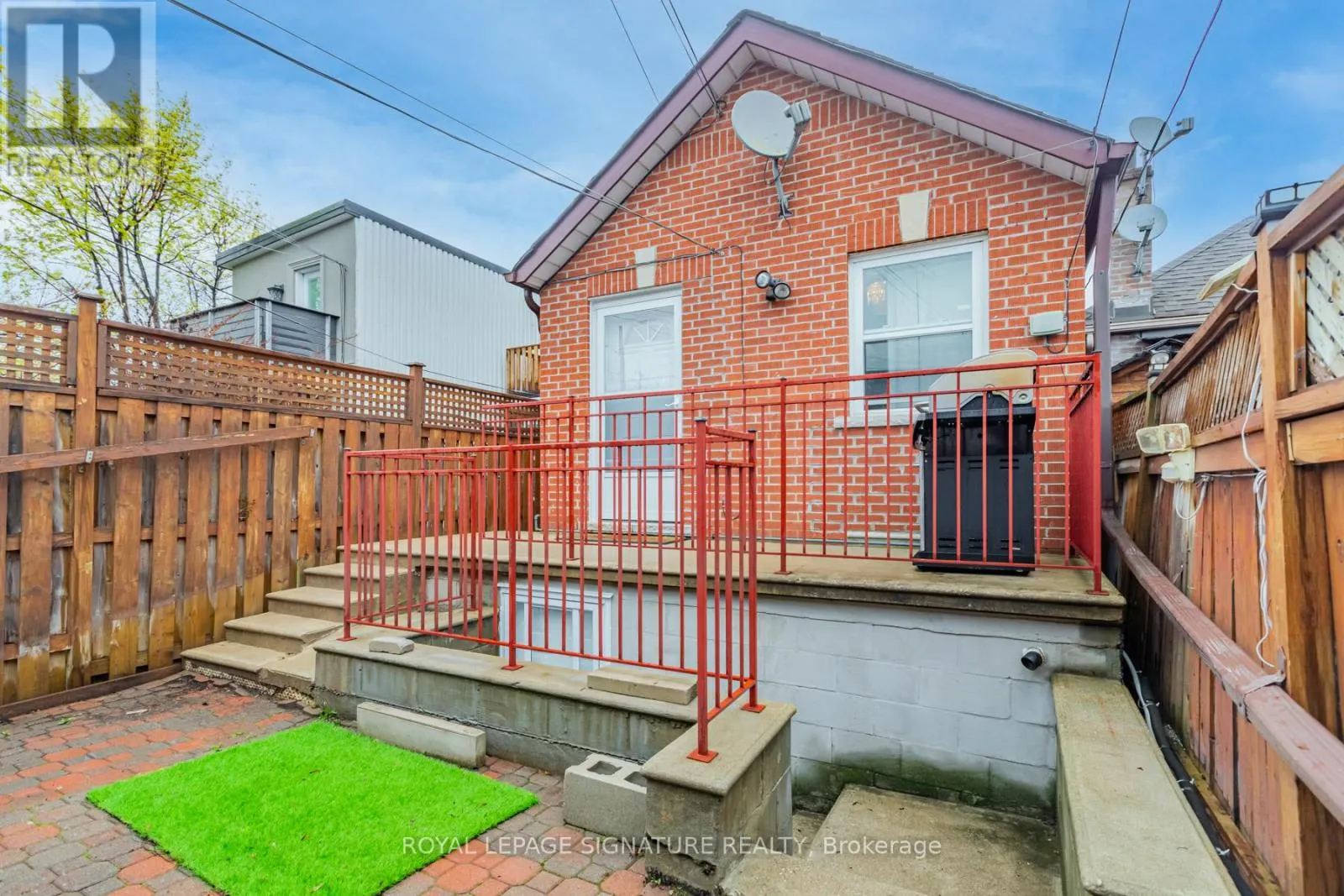 LOWER - 246 NAIRN AVENUE