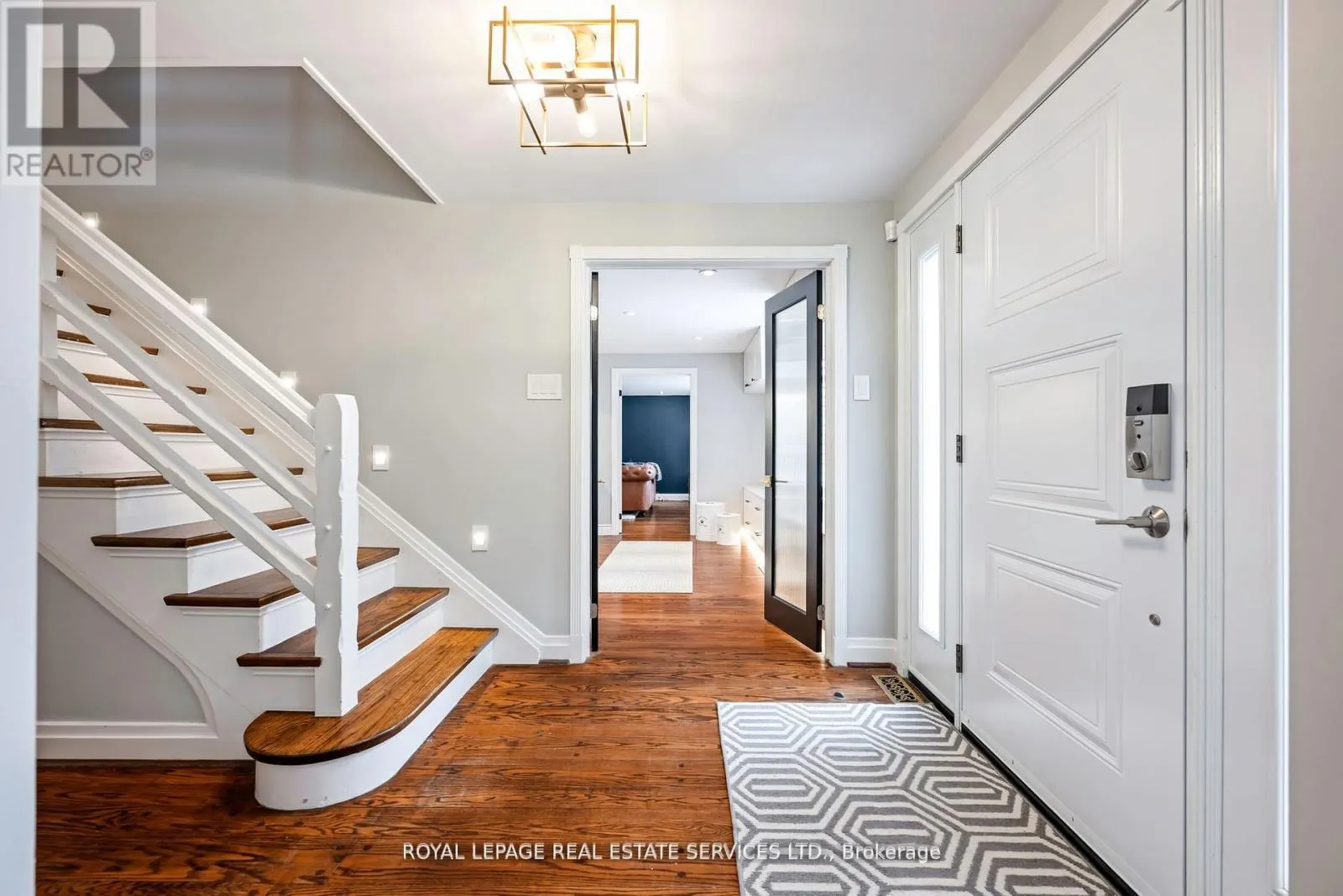 5 PINE RIDGE LANE