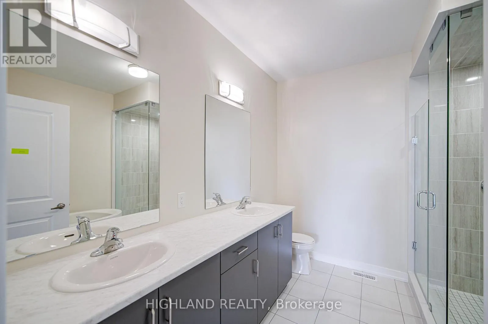 1179 DARTMOUTH CRESCENT