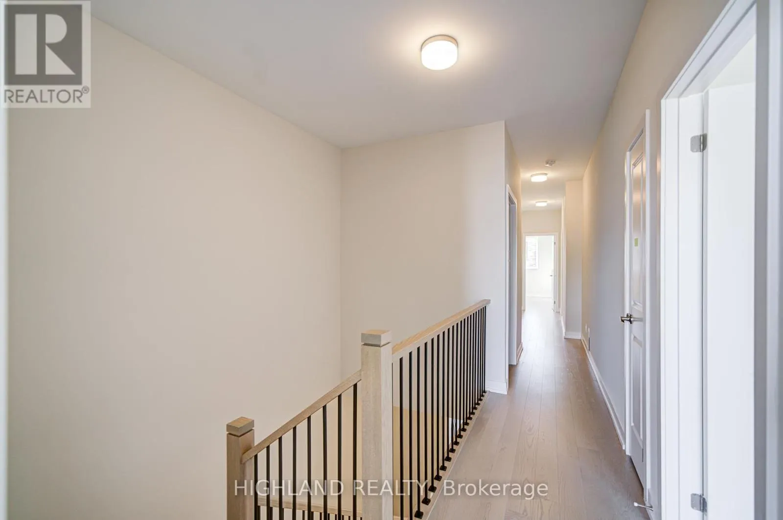 1179 DARTMOUTH CRESCENT