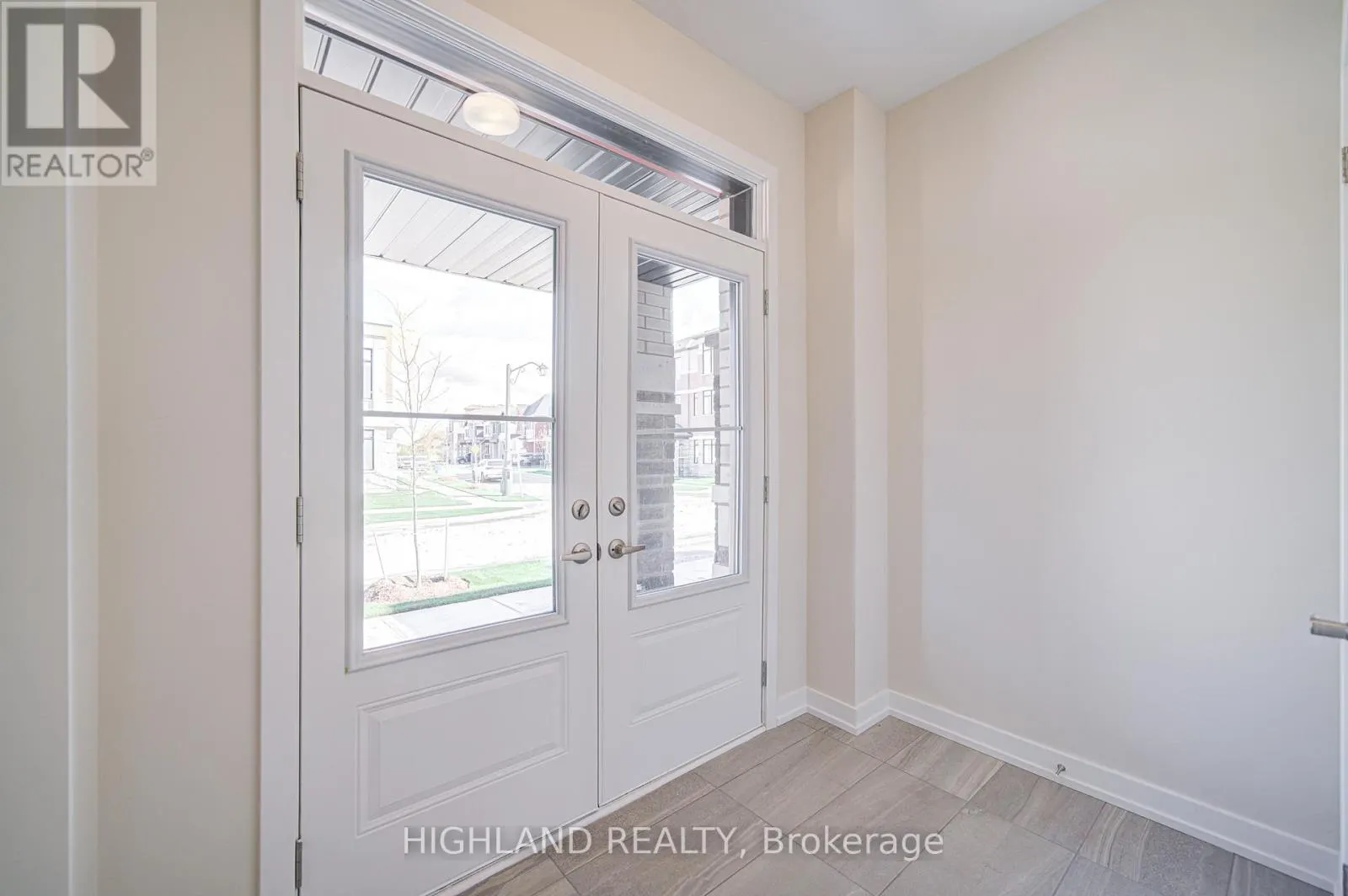 1179 DARTMOUTH CRESCENT