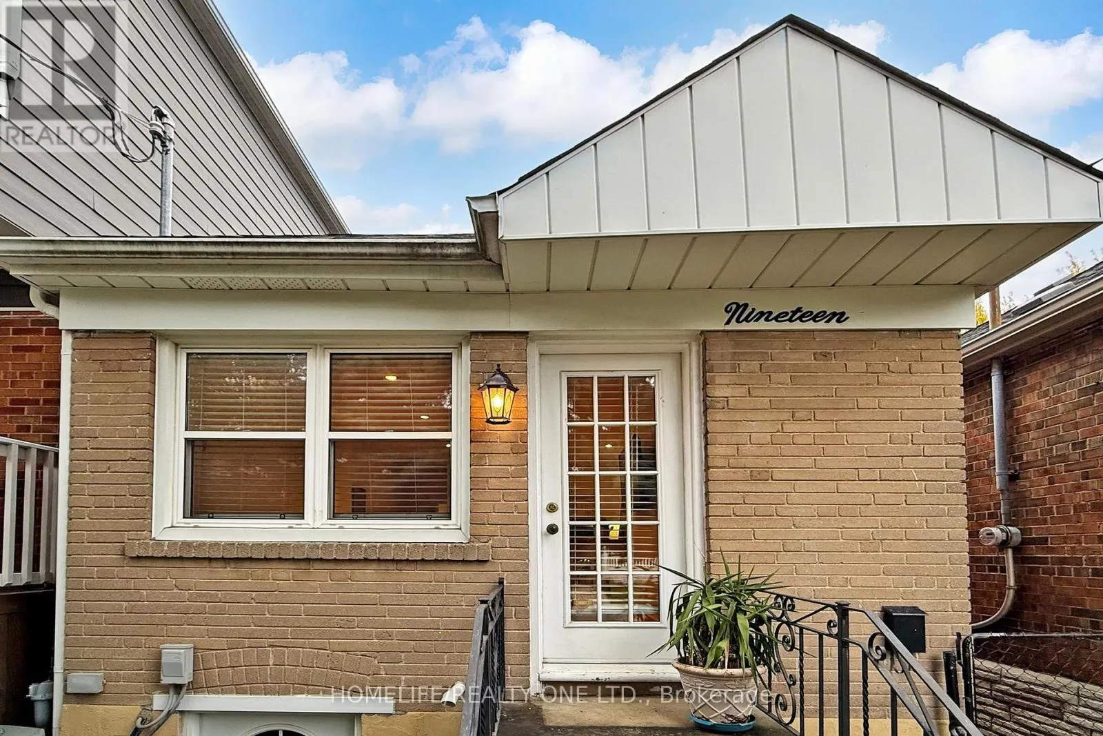 19 MORLAND ROAD