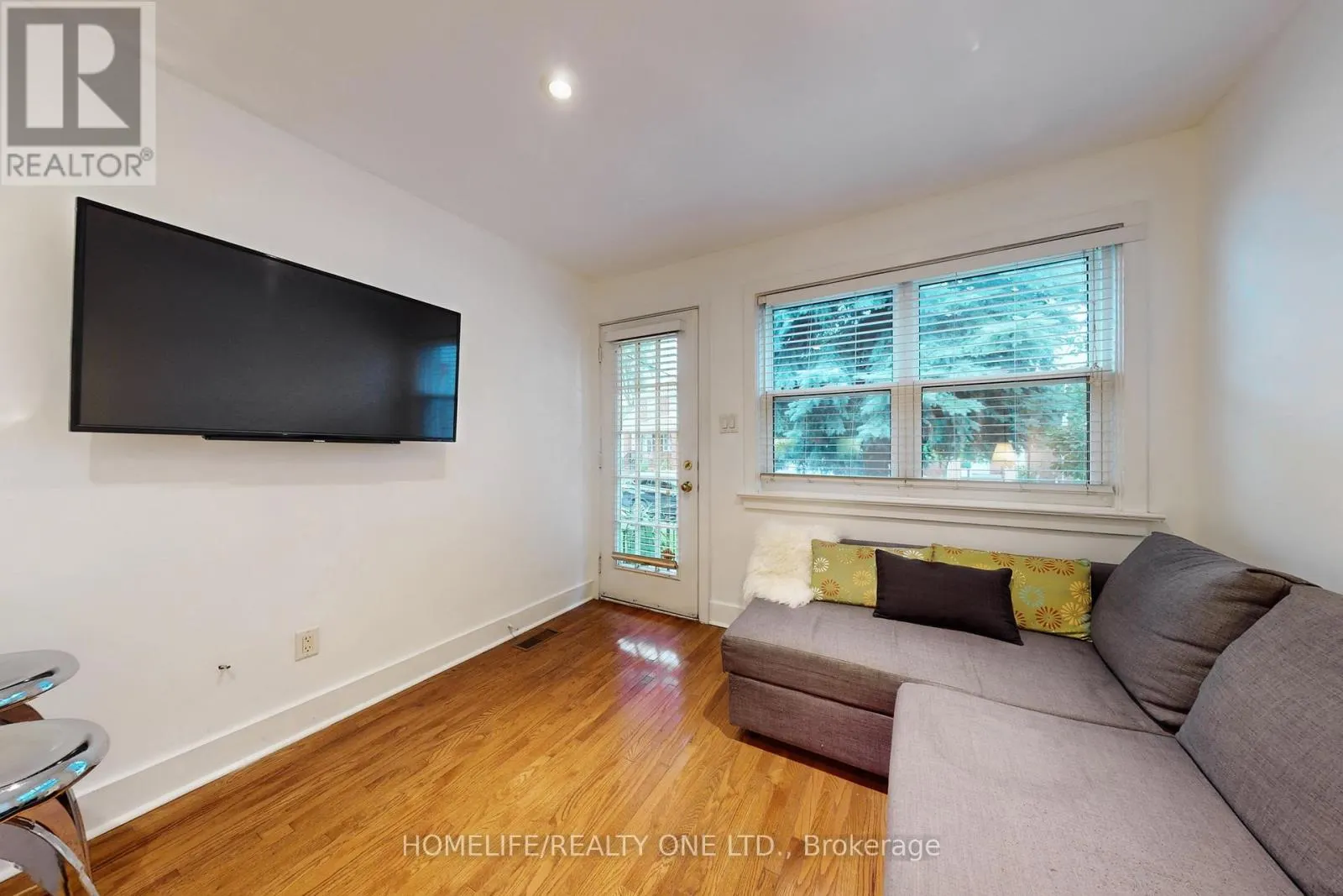 19 MORLAND ROAD