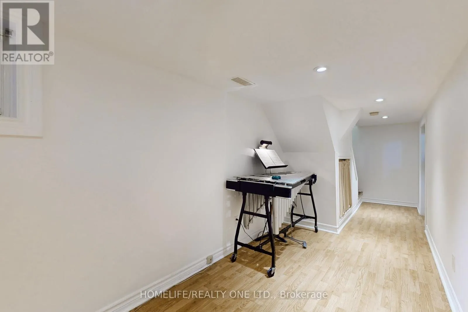 19 MORLAND ROAD