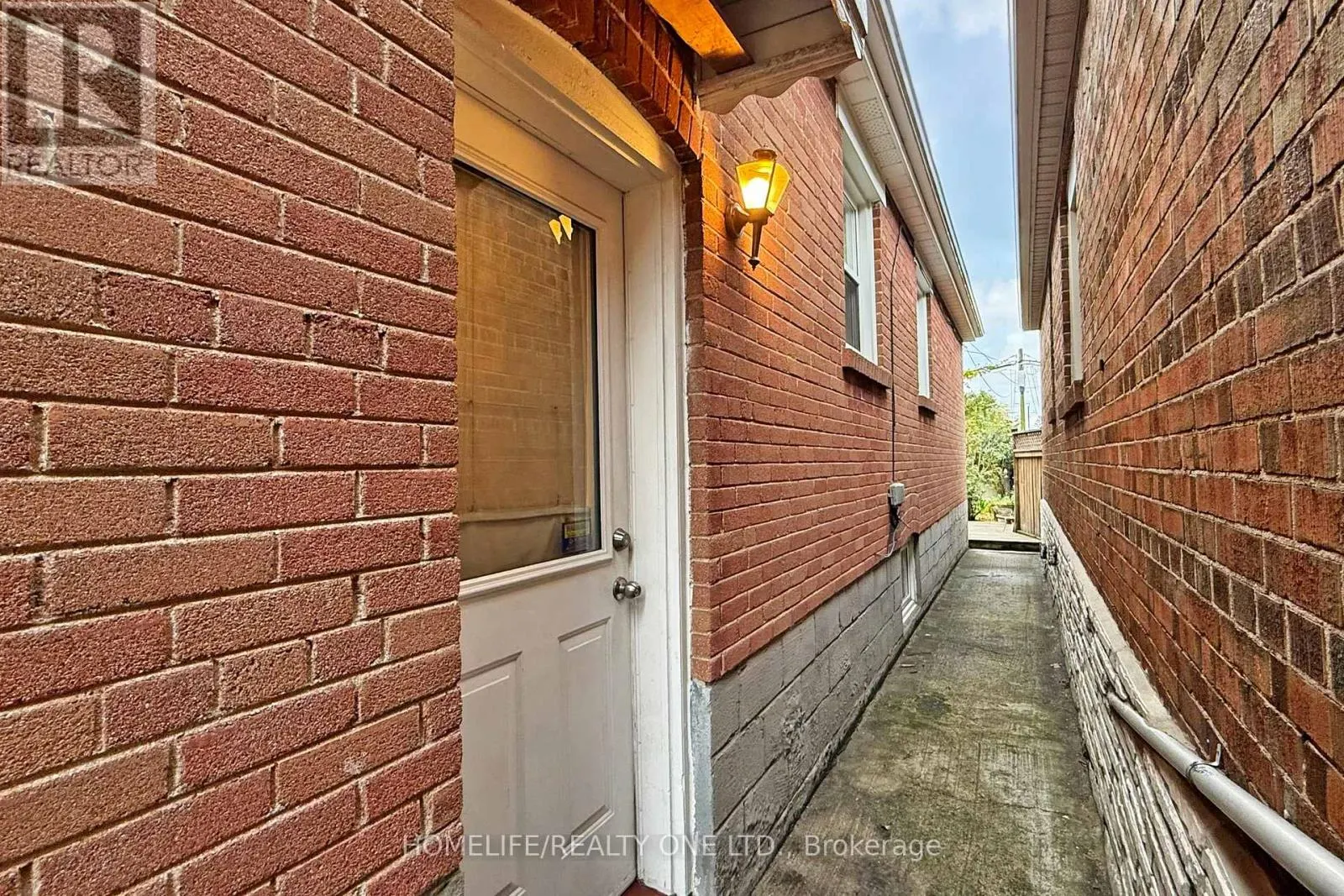 19 MORLAND ROAD