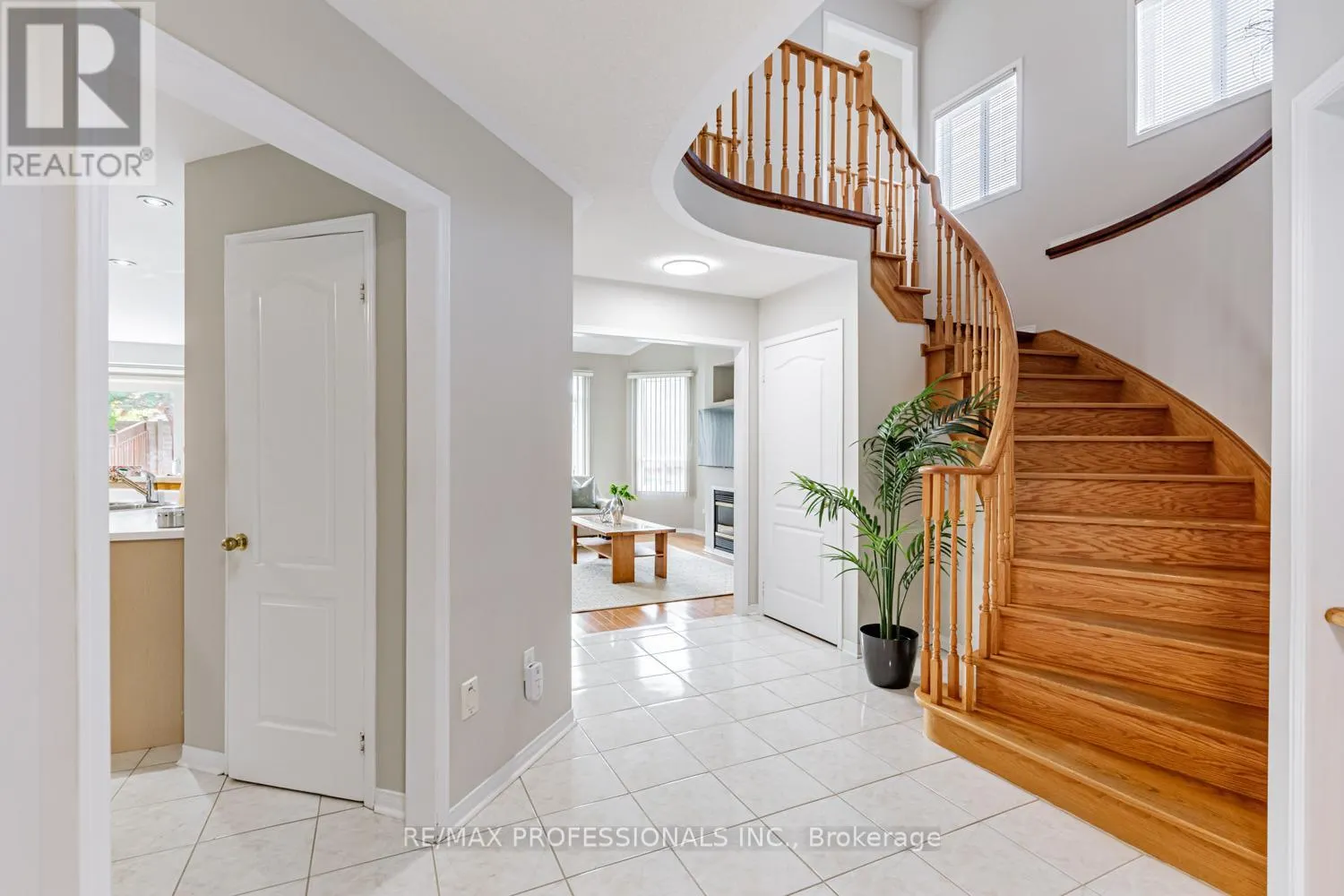 62 BANINGTON CRESCENT
