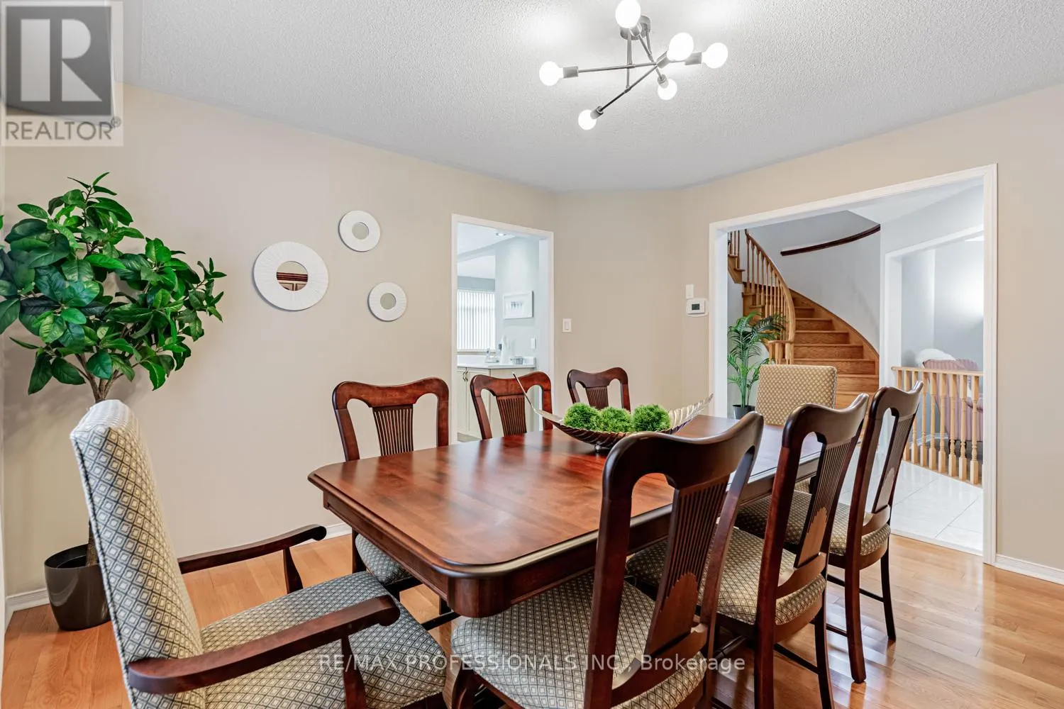 62 BANINGTON CRESCENT